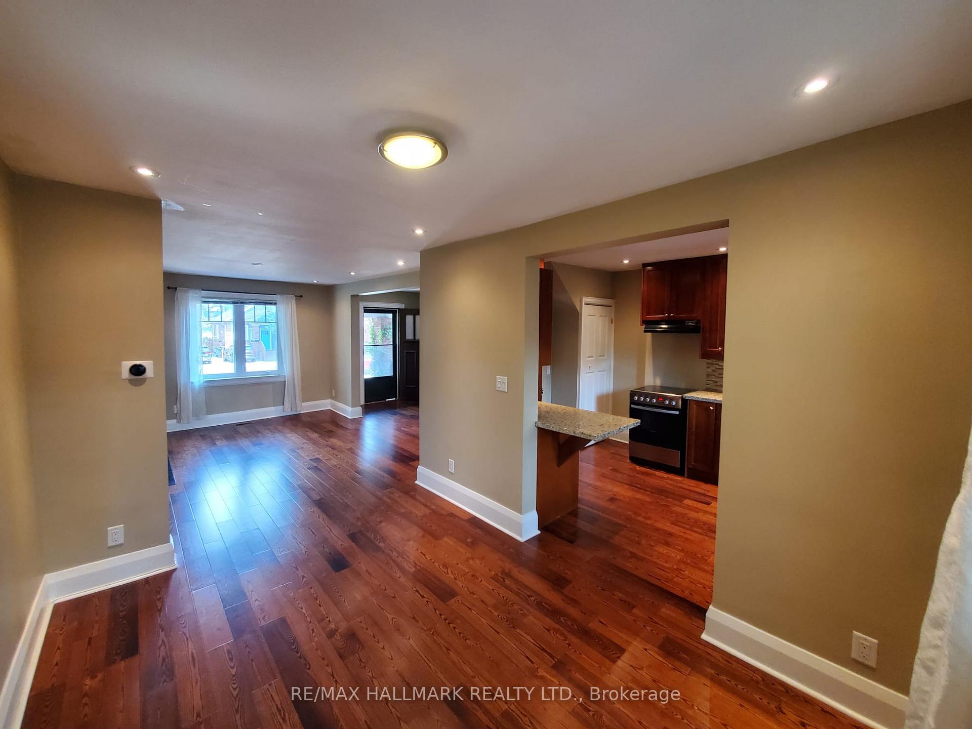 Photo 4 of 101 Lawrence Avenue W, Toronto, Lawrence Park South — HOMEH