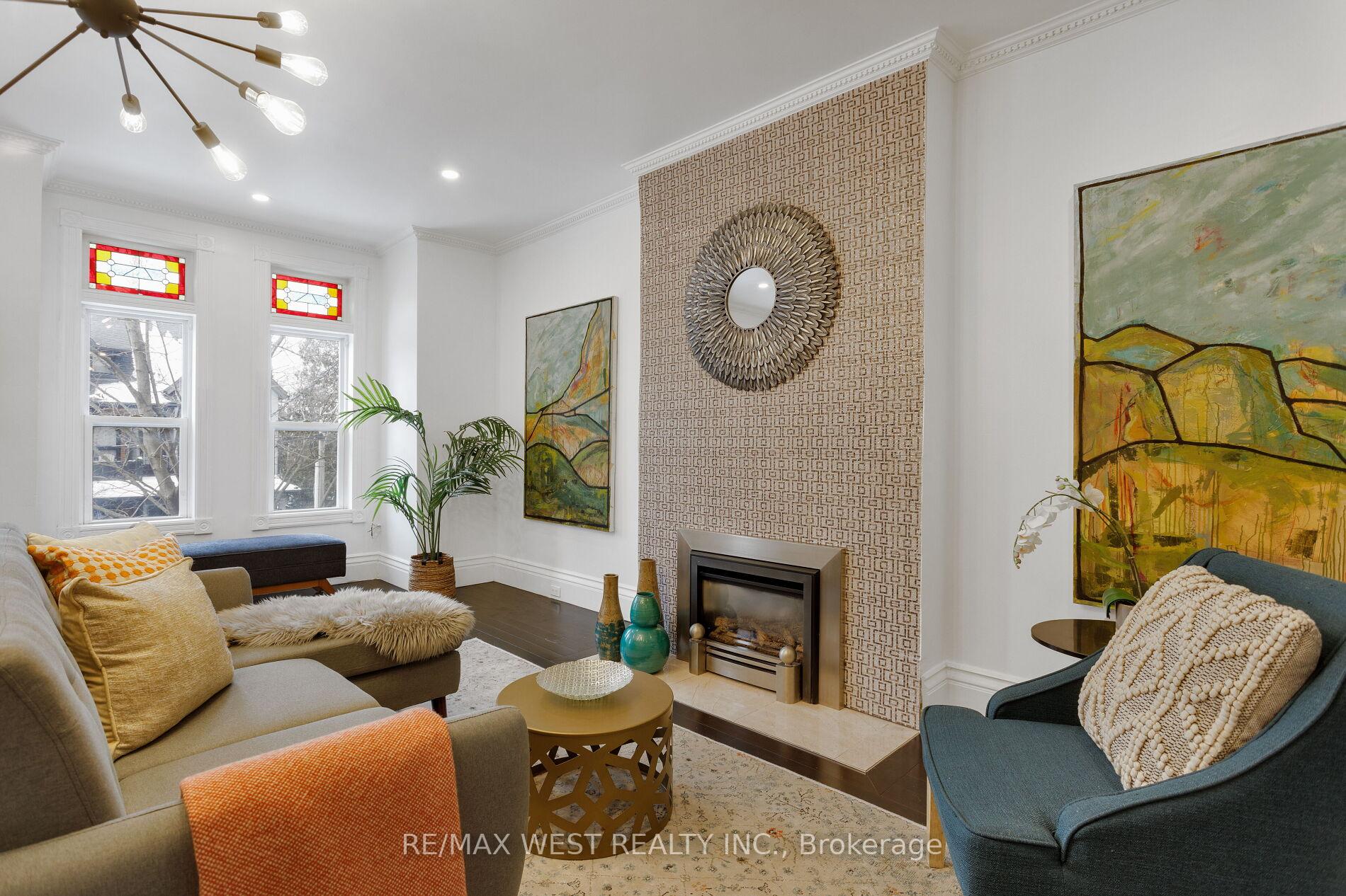 Photo 1 of 303 Crawford Street, Toronto, Trinity-Bellwoods — HOMEH