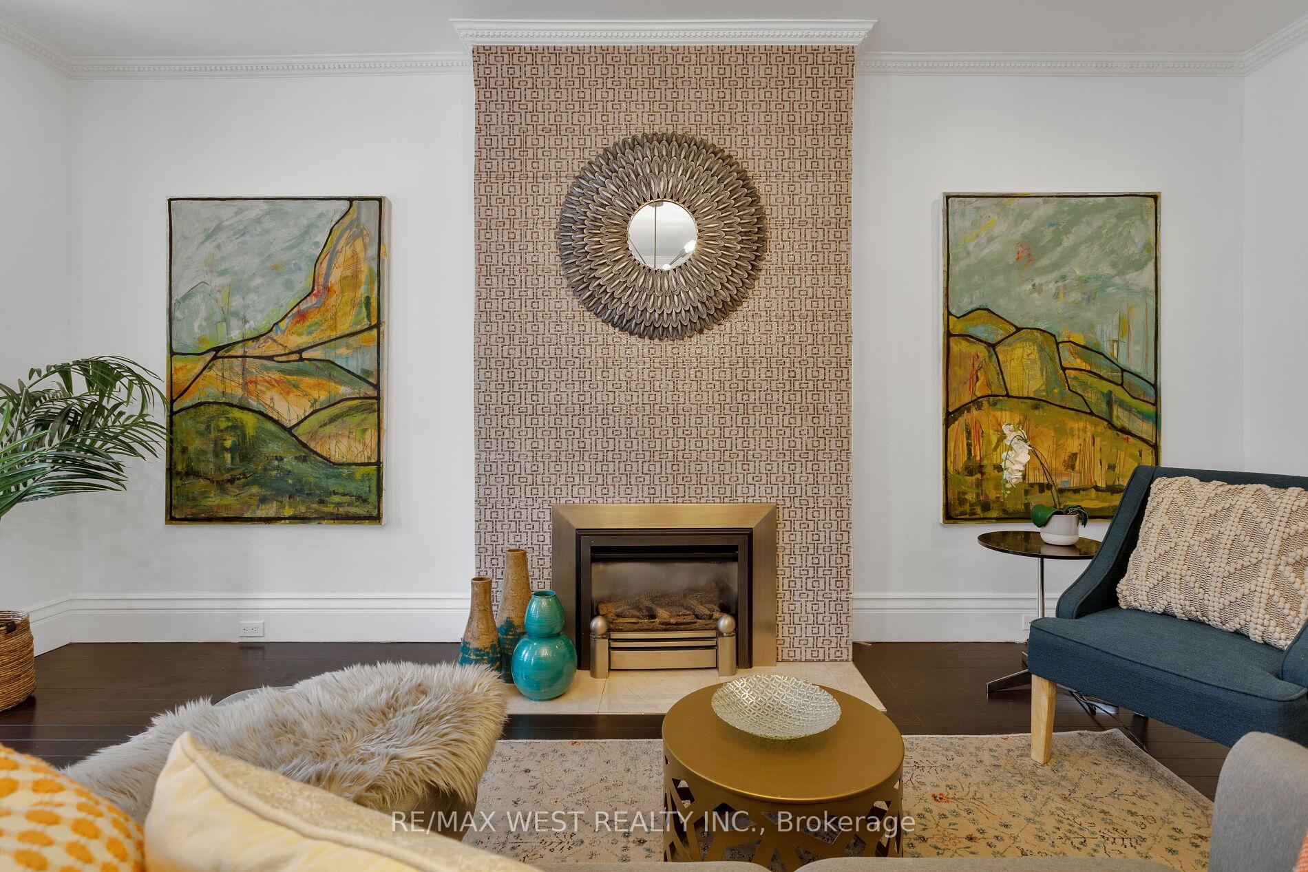 Photo 5 of 303 Crawford Street, Toronto, Trinity-Bellwoods — HOMEH