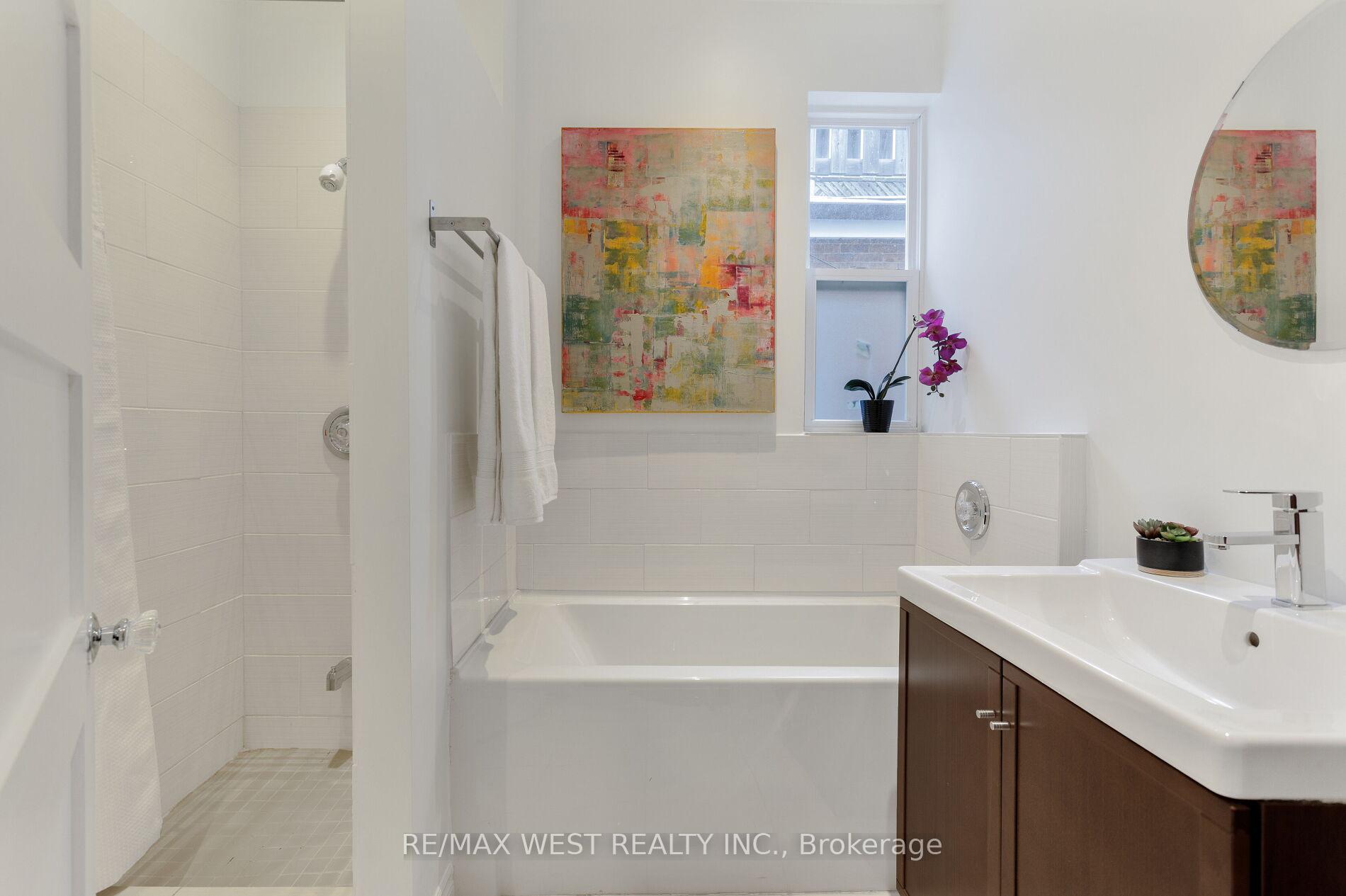 Photo 10 of 303 Crawford Street, Toronto, Trinity-Bellwoods — HOMEH