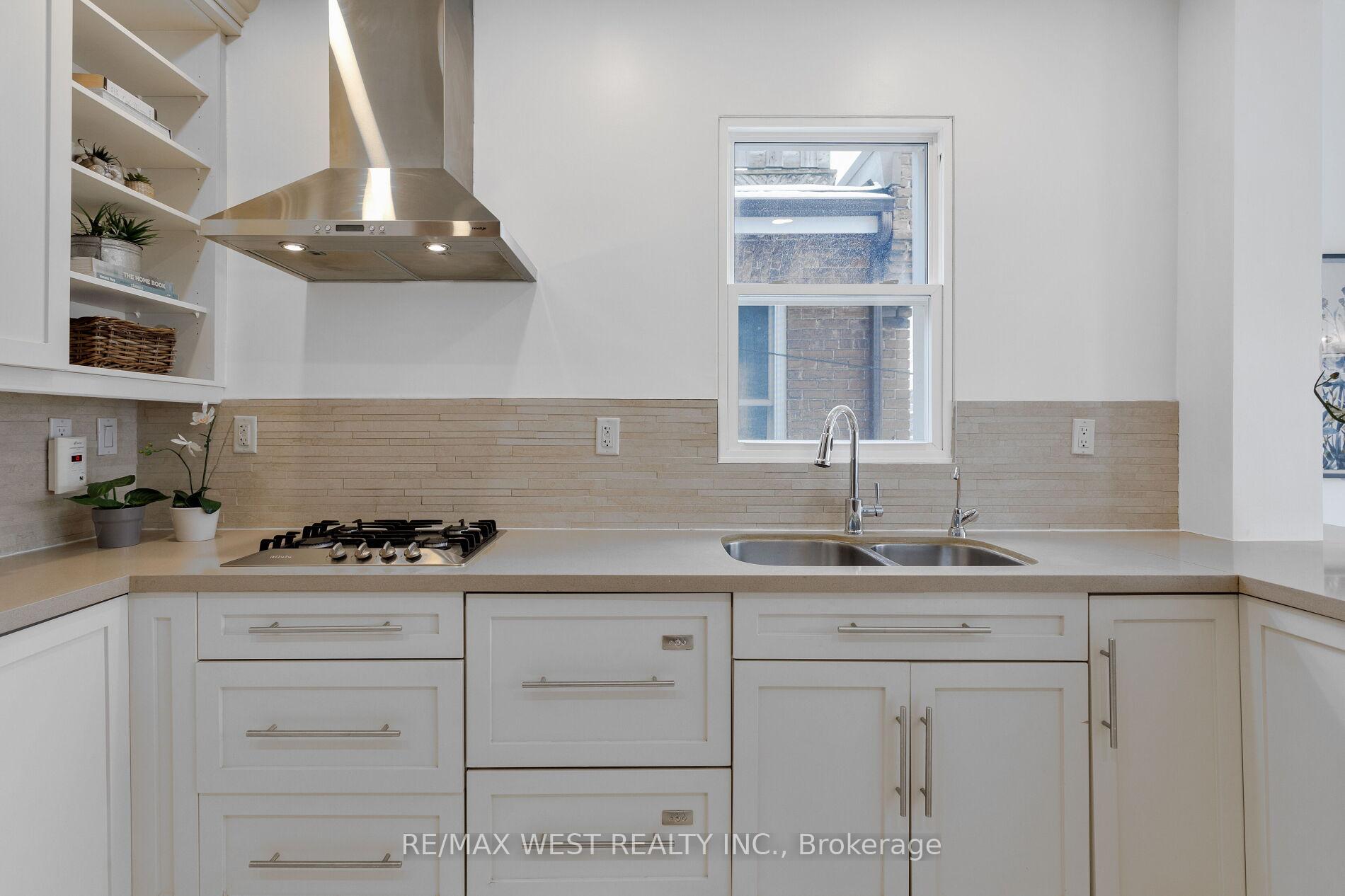 Photo 13 of 303 Crawford Street, Toronto, Trinity-Bellwoods — HOMEH