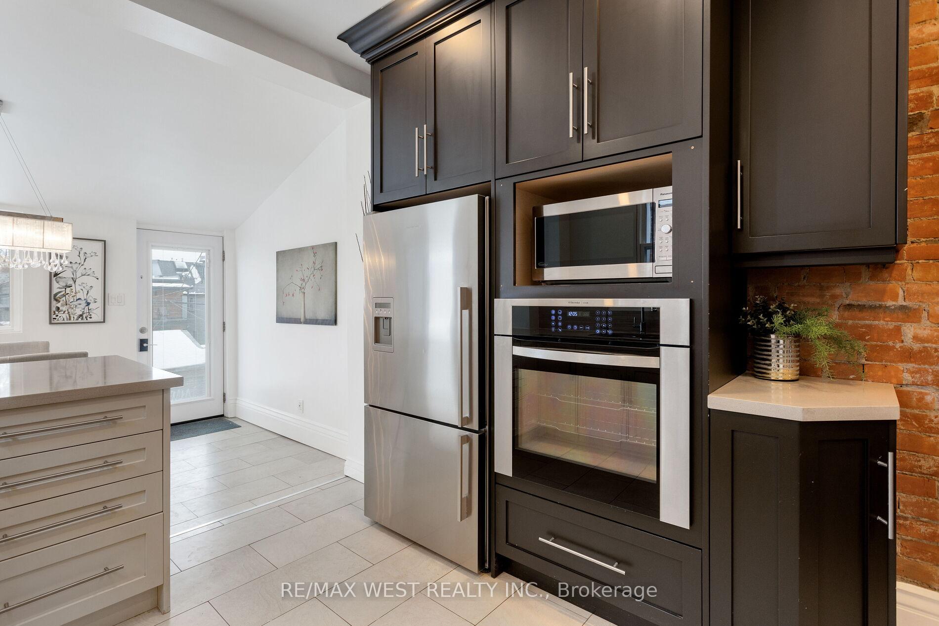 Photo 15 of 303 Crawford Street, Toronto, Trinity-Bellwoods — HOMEH