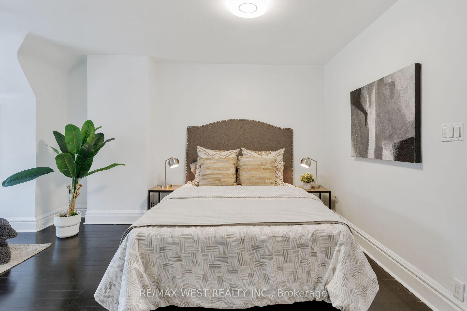 Photo 23 of 303 Crawford Street, Toronto, Trinity-Bellwoods — HOMEH