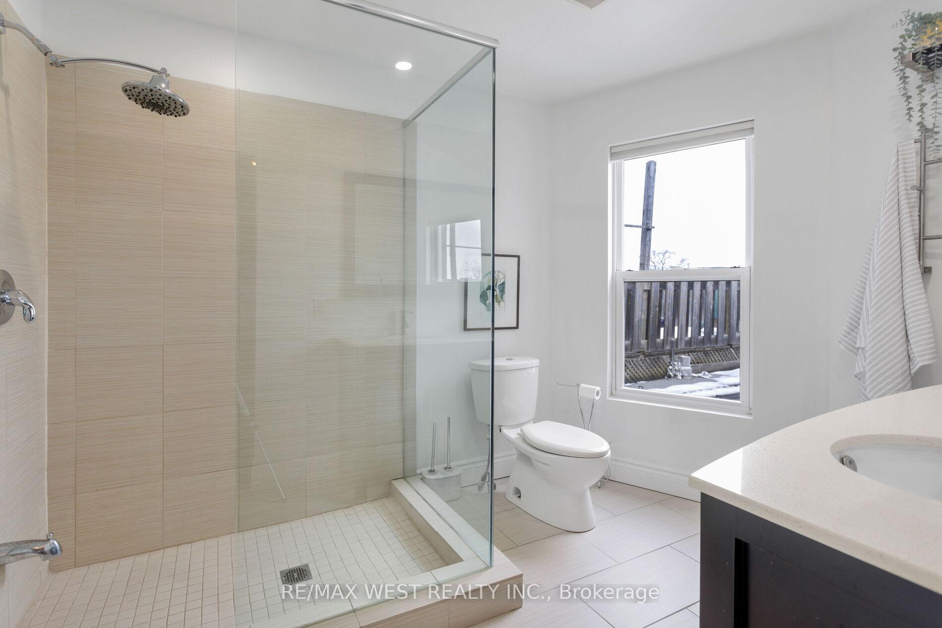 Photo 27 of 303 Crawford Street, Toronto, Trinity-Bellwoods — HOMEH