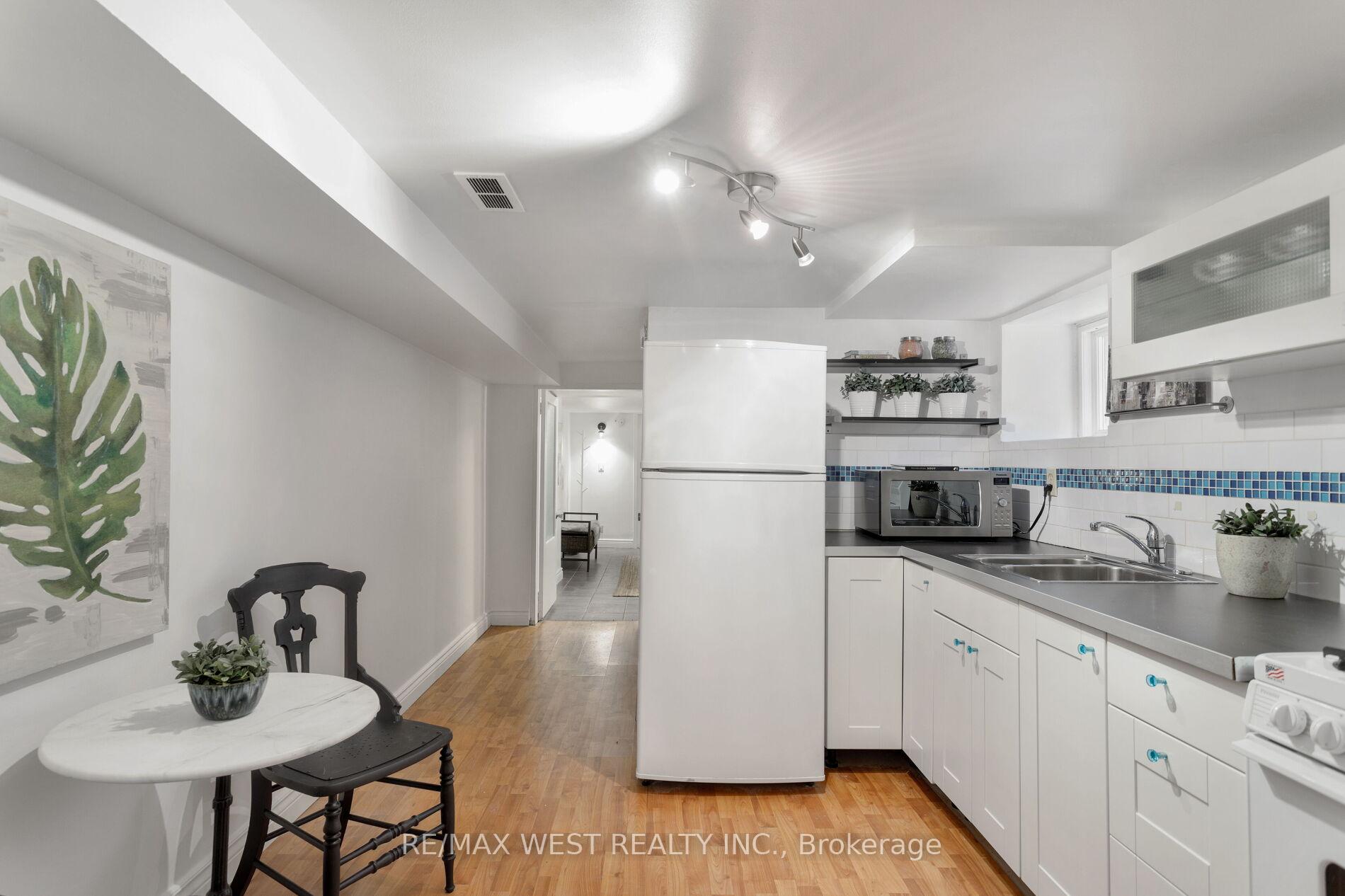 Photo 40 of 303 Crawford Street, Toronto, Trinity-Bellwoods — HOMEH