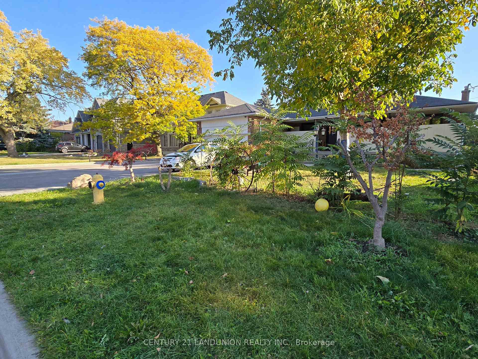Front of Unit Prim Br, 59 Fairglen Avenue
