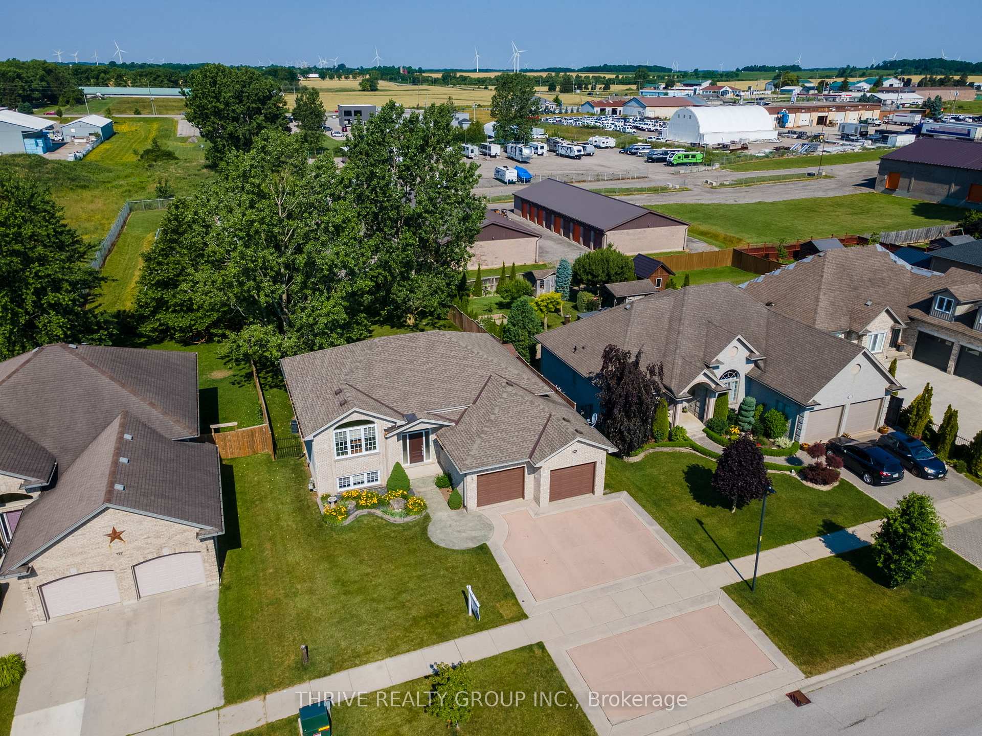 Photo 2 of 544 Darcy Drive, Strathroy-Caradoc, NE — HOMEH