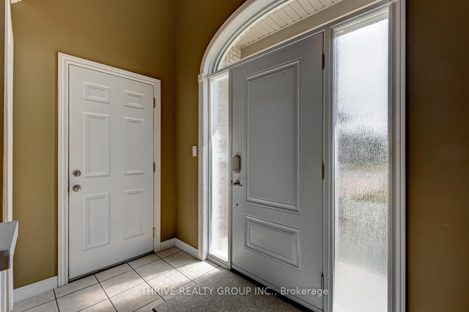 Photo 3 of 544 Darcy Drive, Strathroy-Caradoc, NE — HOMEH