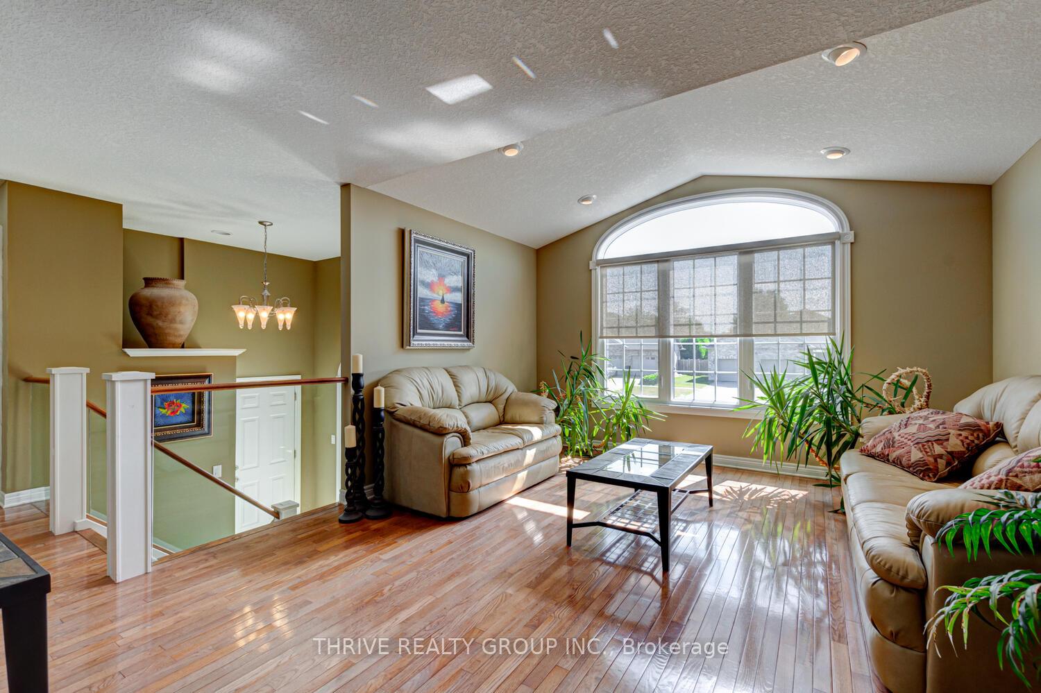 Photo 7 of 544 Darcy Drive, Strathroy-Caradoc, NE — HOMEH