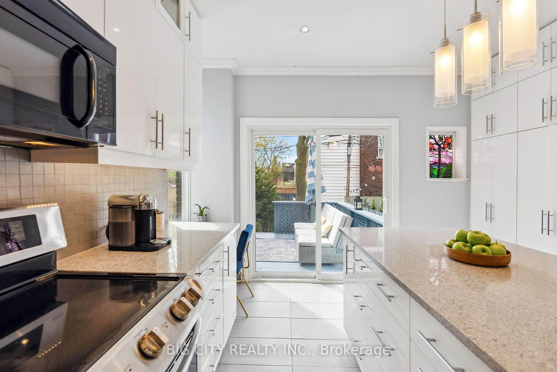 Photo 11 of 49 Columbine Avenue, Toronto, The Beaches — HOMEH