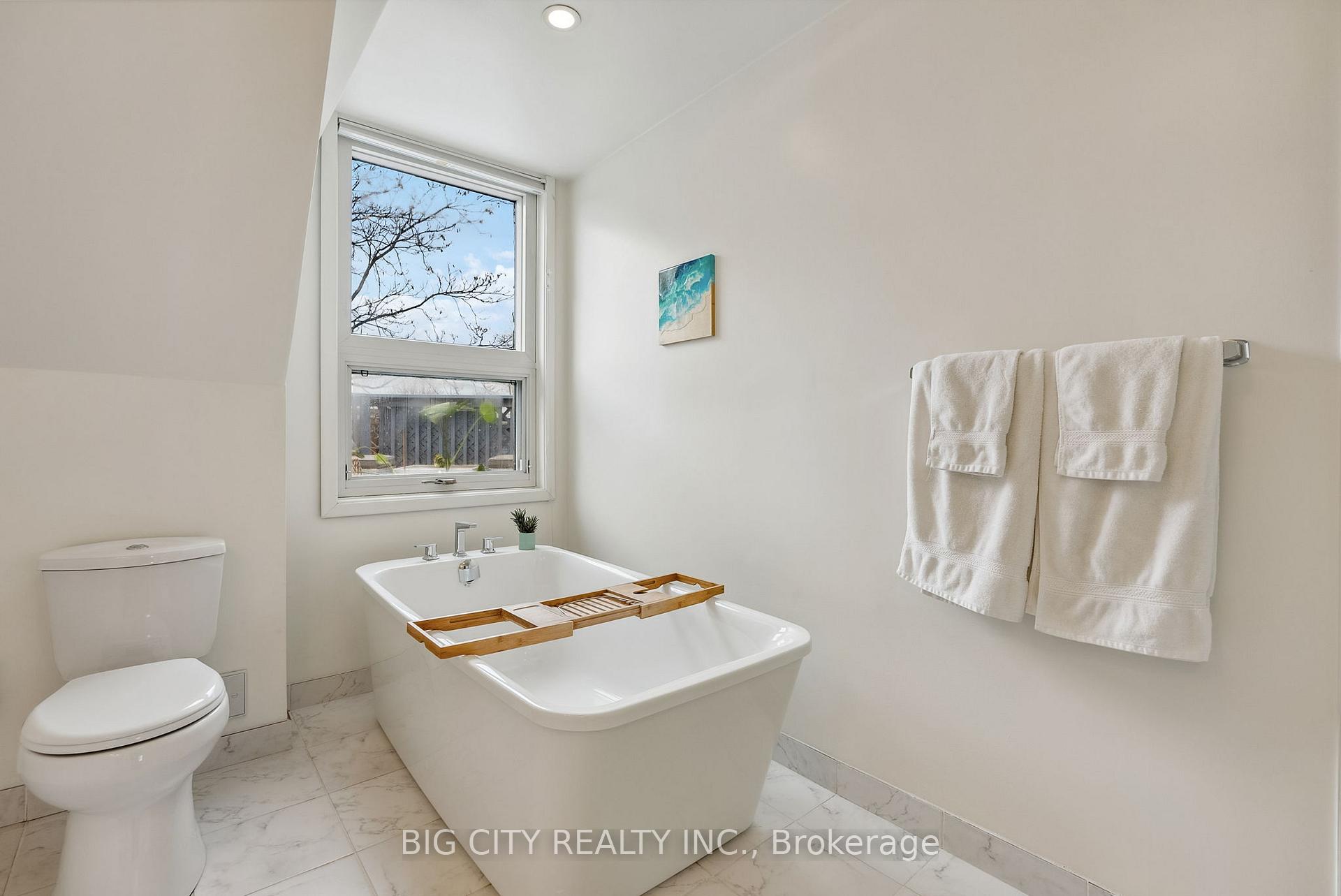 Photo 24 of 49 Columbine Avenue, Toronto, The Beaches — HOMEH