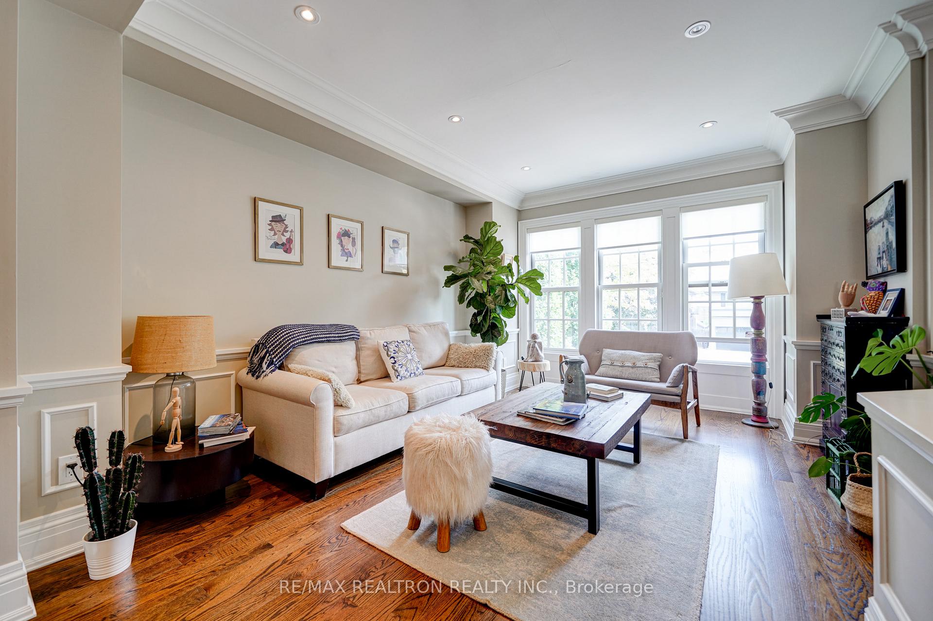 Photo 1 of 52 Ridley Boulevard, Toronto, Bedford Park-Nortown — HOMEH