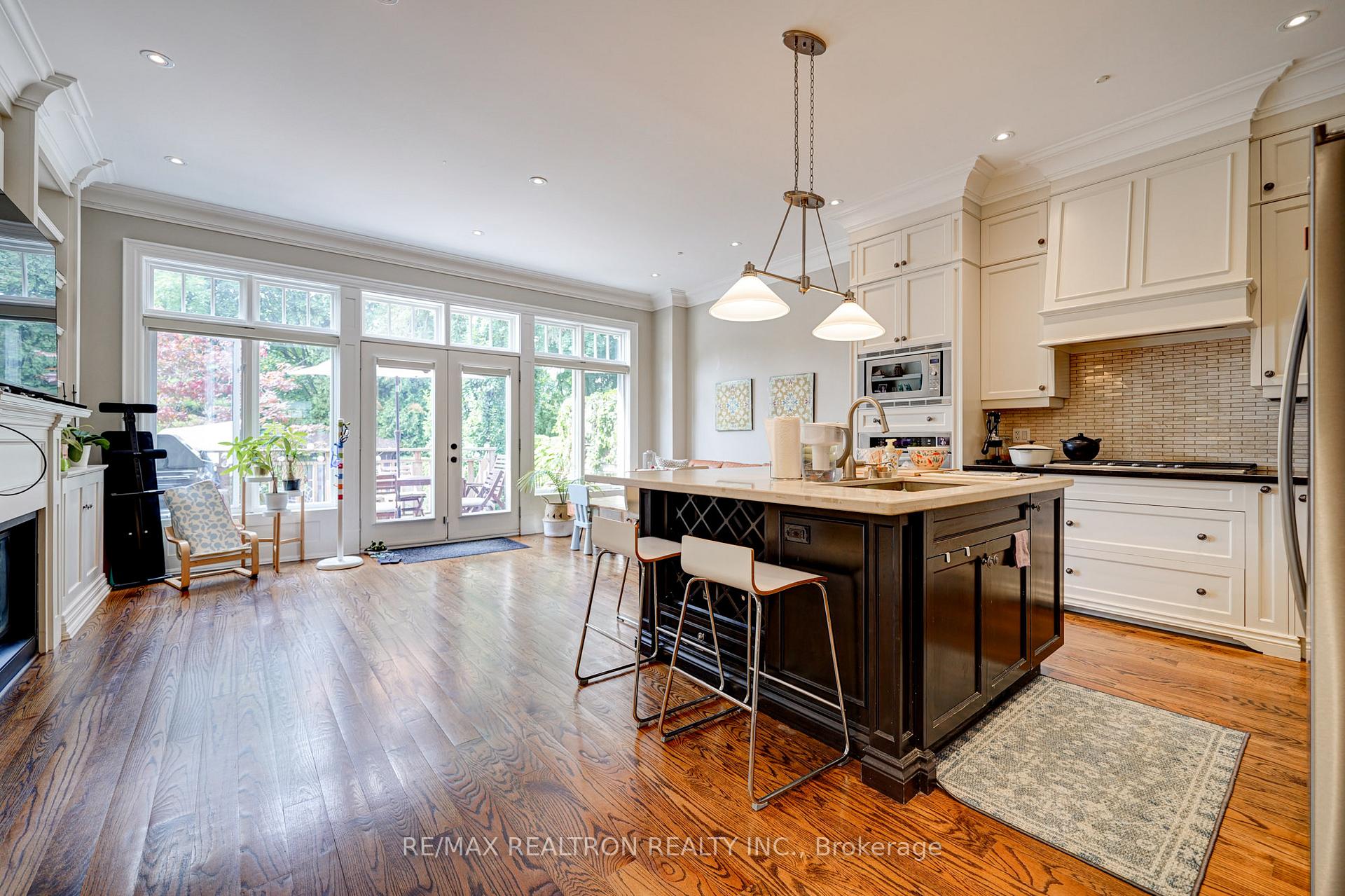 Photo 7 of 52 Ridley Boulevard, Toronto, Bedford Park-Nortown — HOMEH