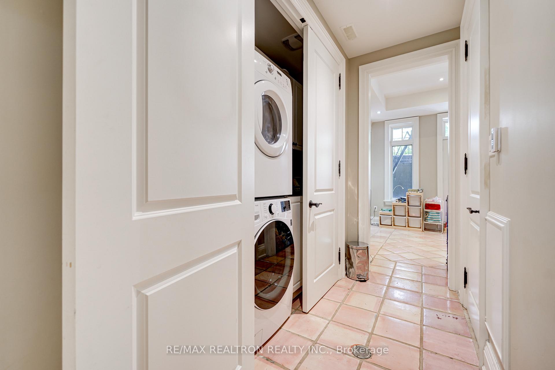Photo 31 of 52 Ridley Boulevard, Toronto, Bedford Park-Nortown — HOMEH