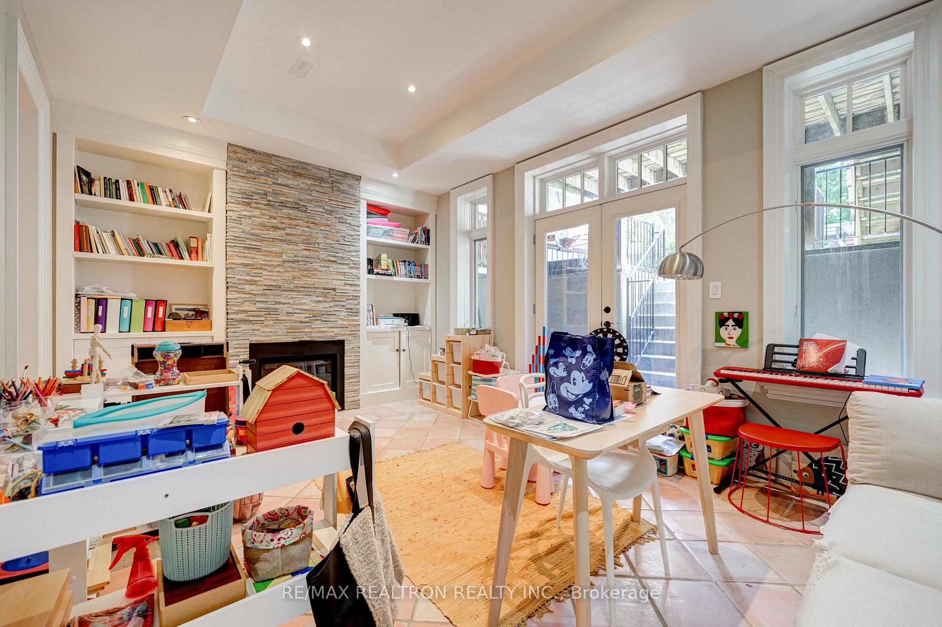 Photo 33 of 52 Ridley Boulevard, Toronto, Bedford Park-Nortown — HOMEH