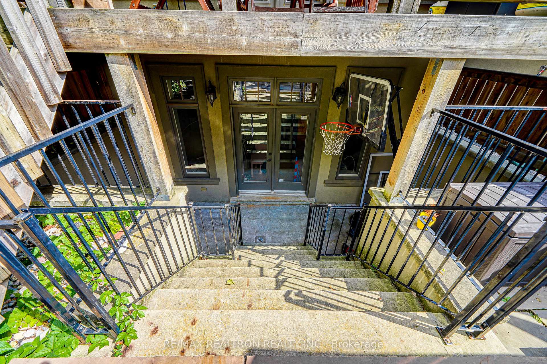 Photo 36 of 52 Ridley Boulevard, Toronto, Bedford Park-Nortown — HOMEH