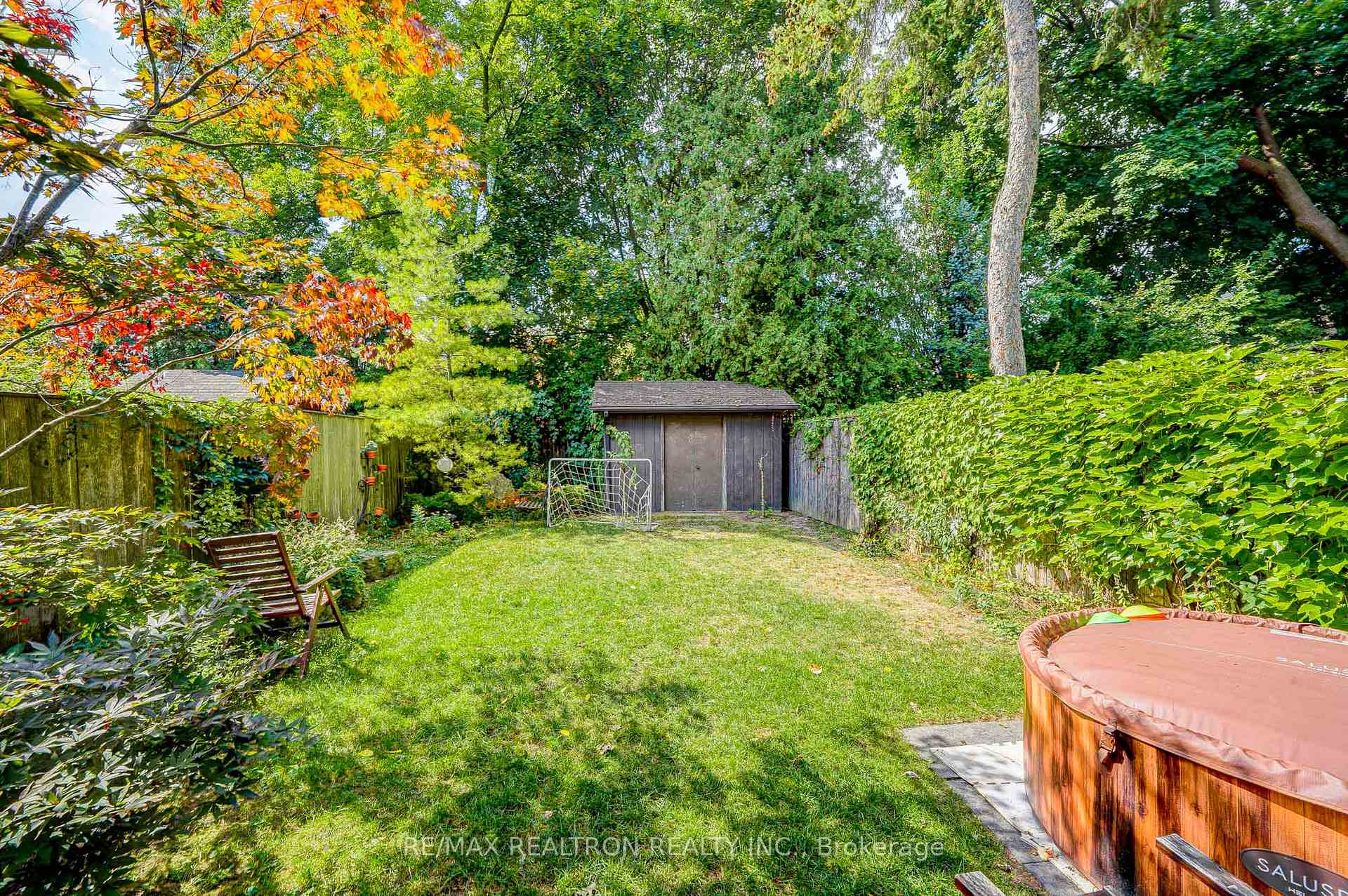 Photo 38 of 52 Ridley Boulevard, Toronto, Bedford Park-Nortown — HOMEH
