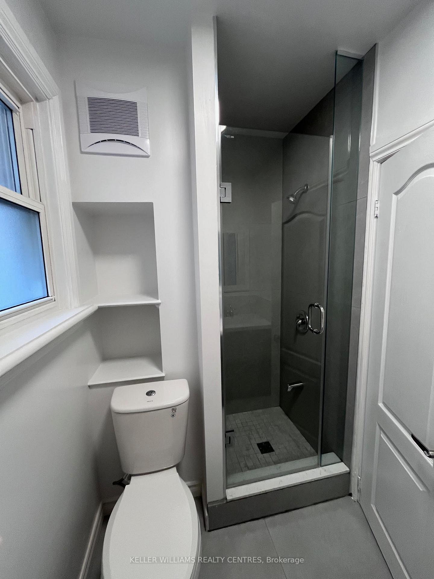 Photo 9 of Unit Main, 190 Holborne Avenue, Toronto, Woodbine-Lumsden — HOMEH