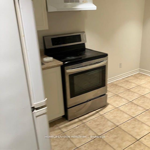 Photo 3 of Unit Lower, 52 Farmcrest Drive, Scarborough, Tam O'Shanter-Sullivan — HOMEH