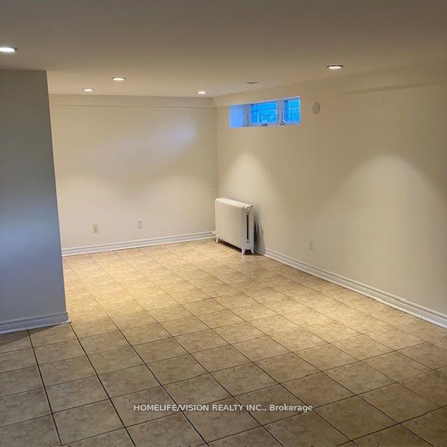 Photo 5 of Unit Lower, 52 Farmcrest Drive, Scarborough, Tam O'Shanter-Sullivan — HOMEH