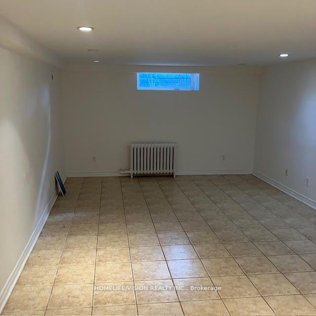 Photo 10 of Unit Lower, 52 Farmcrest Drive, Scarborough, Tam O'Shanter-Sullivan — HOMEH