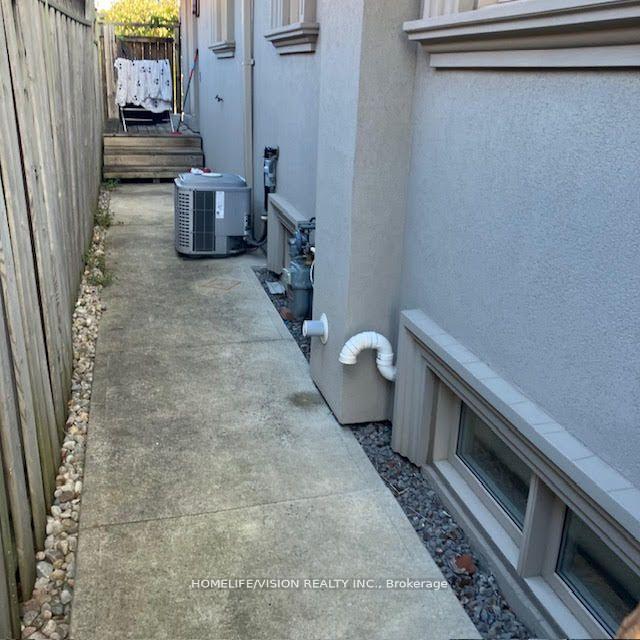 Photo 12 of Unit Lower, 52 Farmcrest Drive, Scarborough, Tam O'Shanter-Sullivan — HOMEH