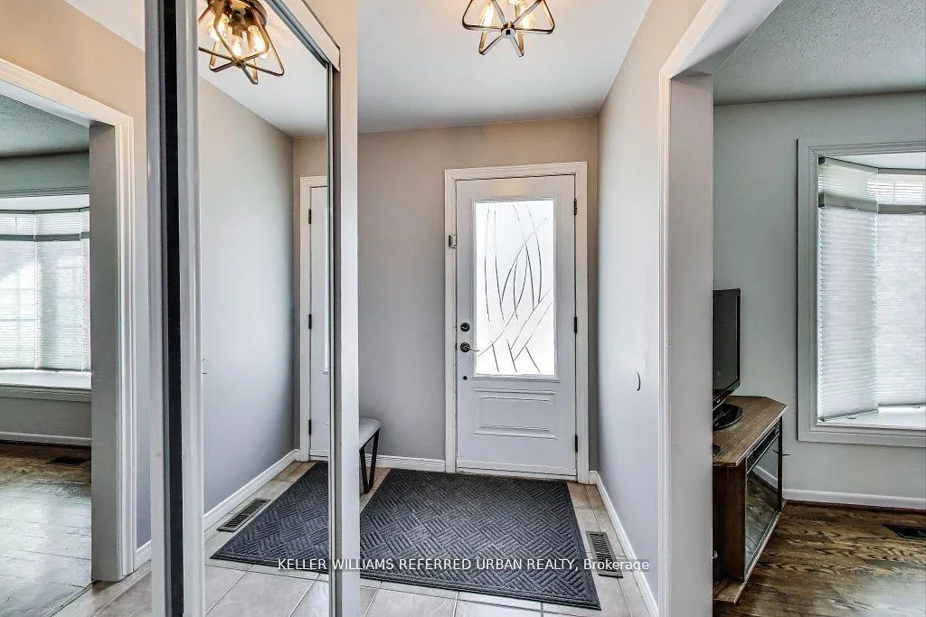 Photo 4 of 116 Fallingdale Crescent, Brampton, Southgate — HOMEH