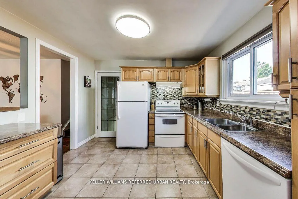 Photo 11 of 116 Fallingdale Crescent, Brampton, Southgate — HOMEH