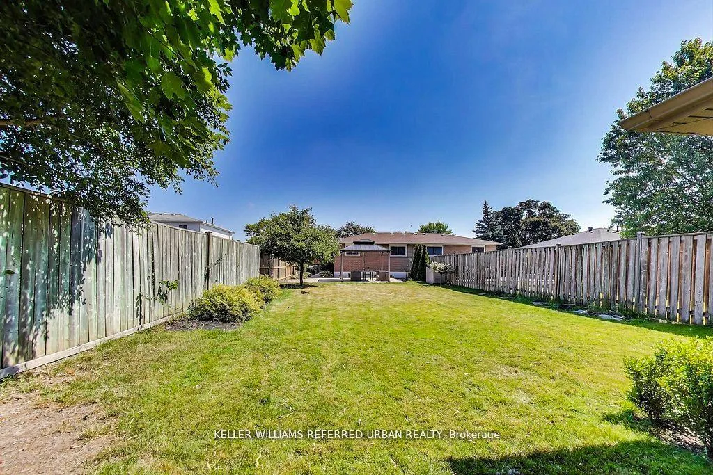 Photo 38 of 116 Fallingdale Crescent, Brampton, Southgate — HOMEH
