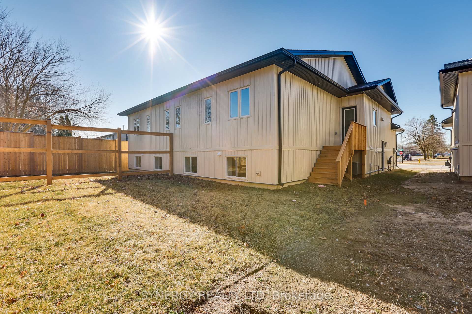 Photo 43 of 3 Haddon Lane, Strathroy-Caradoc, NW — HOMEH