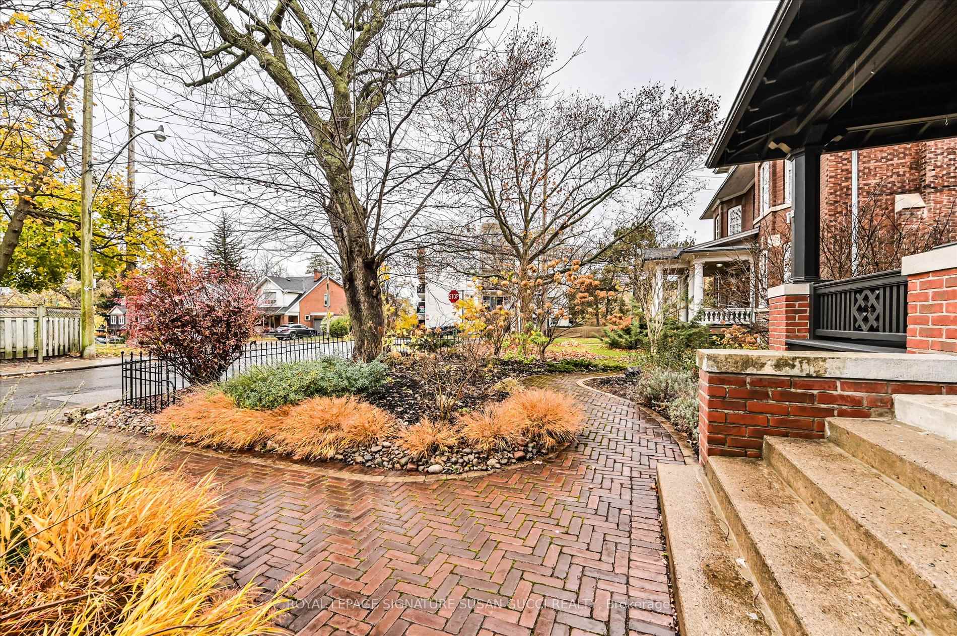 Photo 2 of 6 Lyall Avenue, Toronto, East End-Danforth — HOMEH