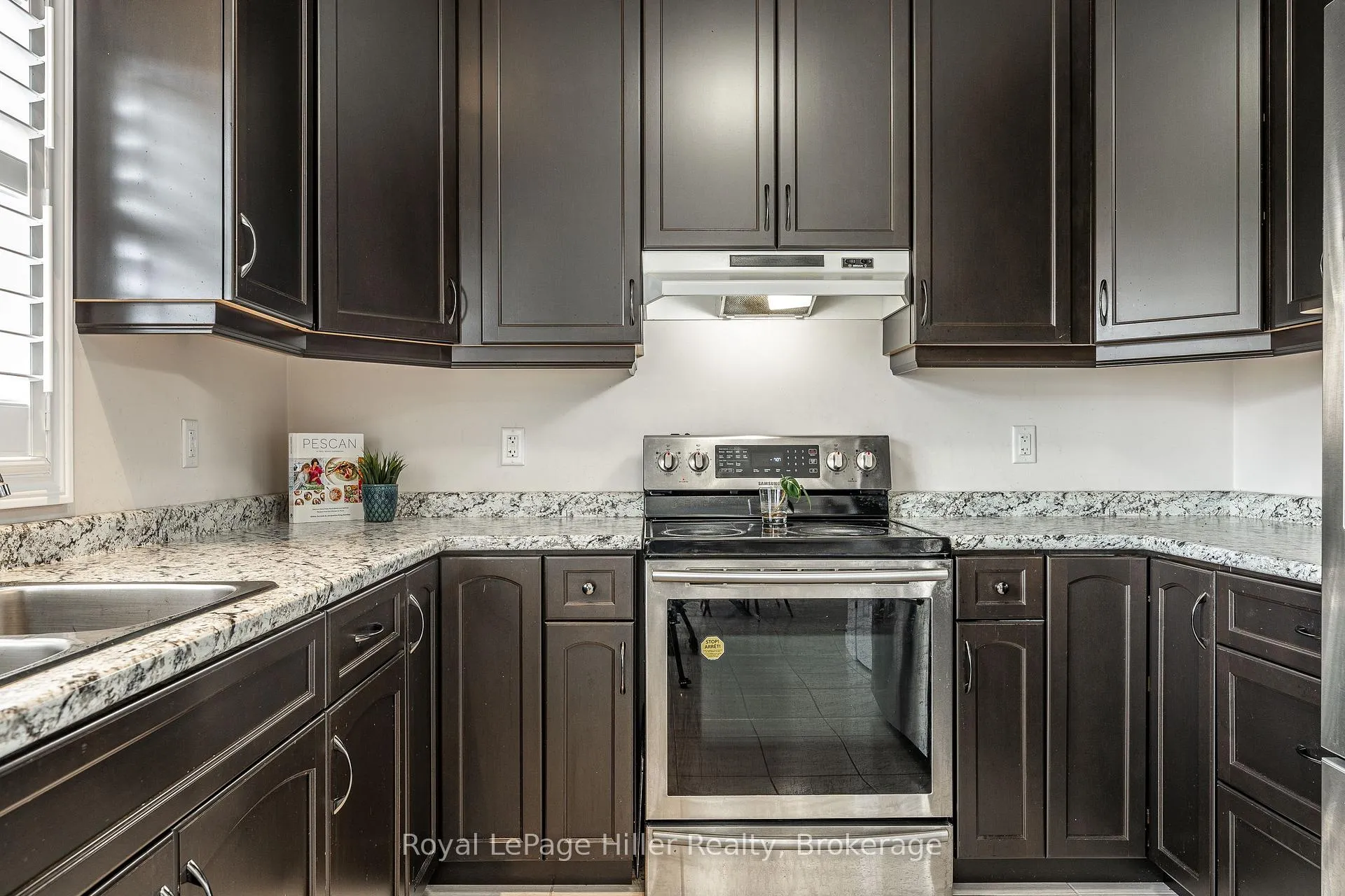 Photo 18 of 112 Thomas Street, Stratford — HOMEH