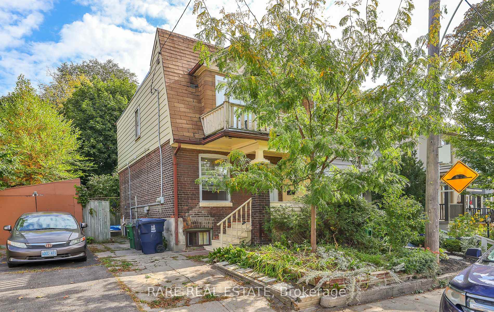 Front of Unit Main and Basement, 125 Drayton Avenue