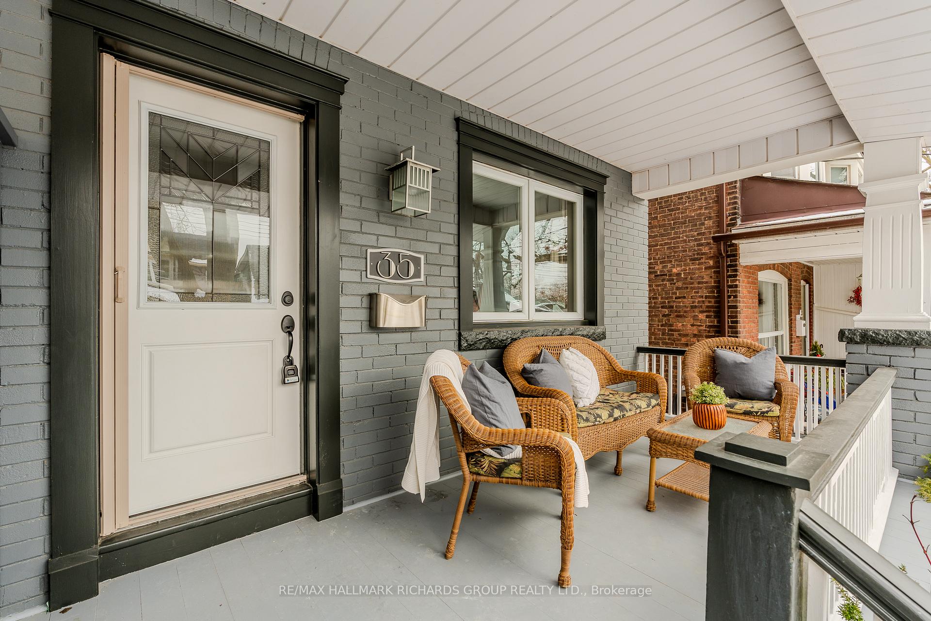 Photo 2 of 35 Kingsmount Park Road, Toronto, Woodbine Corridor — HOMEH