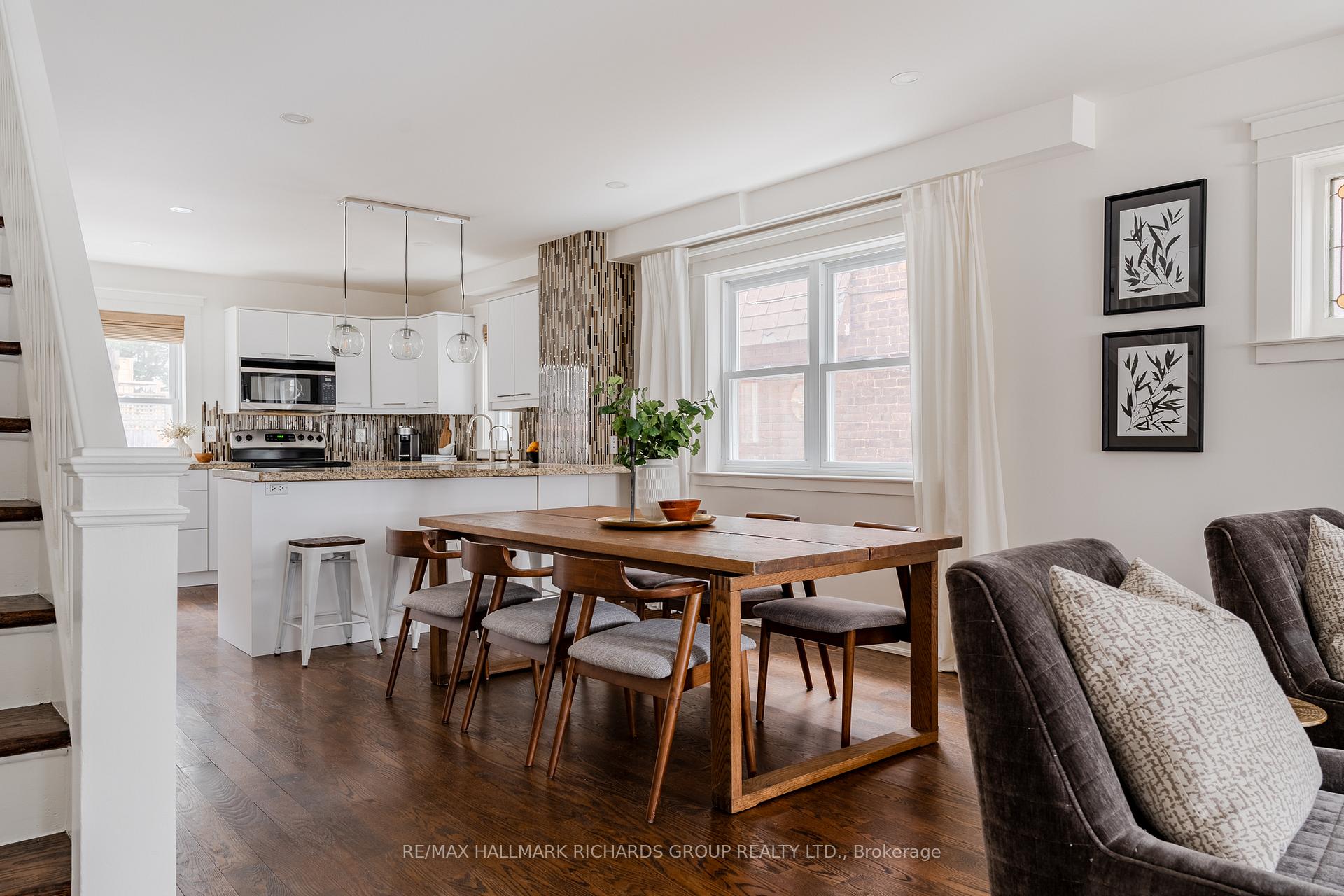 Photo 5 of 35 Kingsmount Park Road, Toronto, Woodbine Corridor — HOMEH