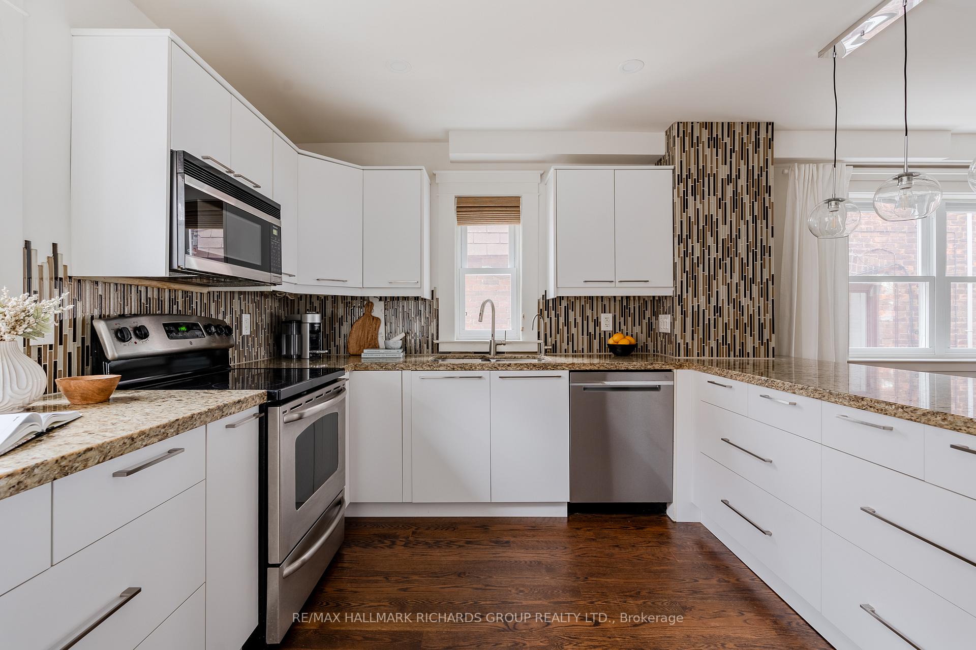 Photo 7 of 35 Kingsmount Park Road, Toronto, Woodbine Corridor — HOMEH