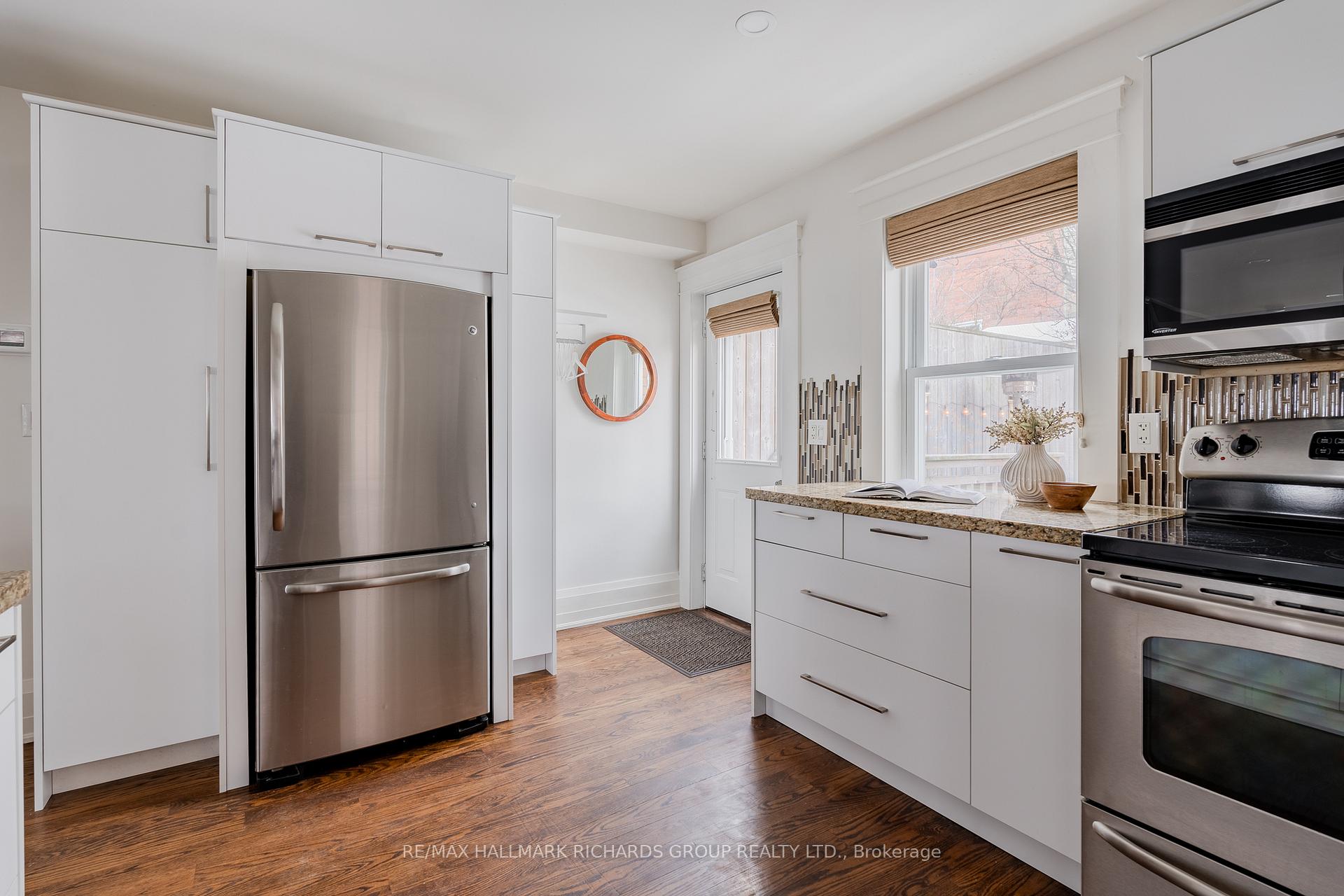 Photo 8 of 35 Kingsmount Park Road, Toronto, Woodbine Corridor — HOMEH