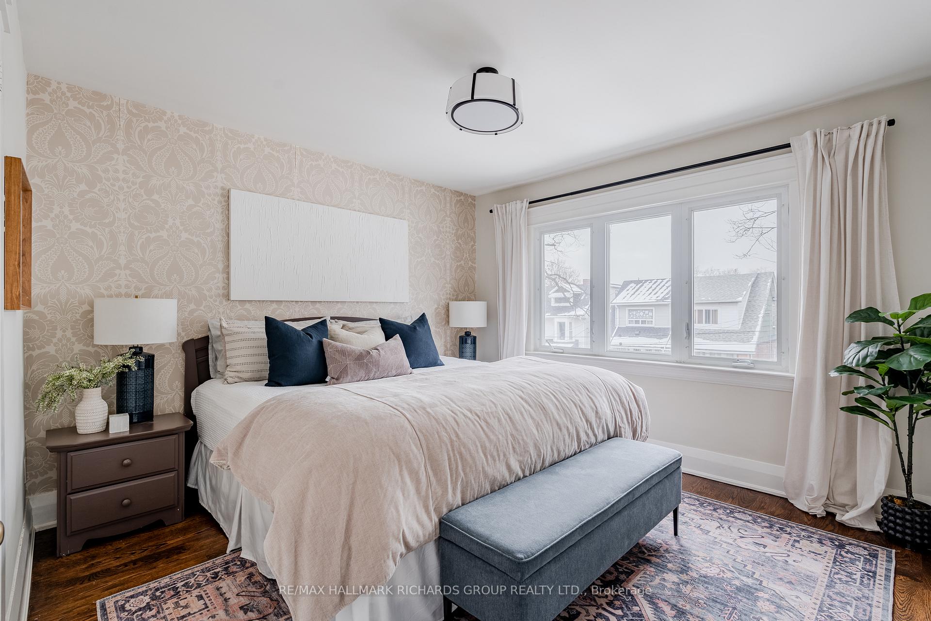 Photo 9 of 35 Kingsmount Park Road, Toronto, Woodbine Corridor — HOMEH