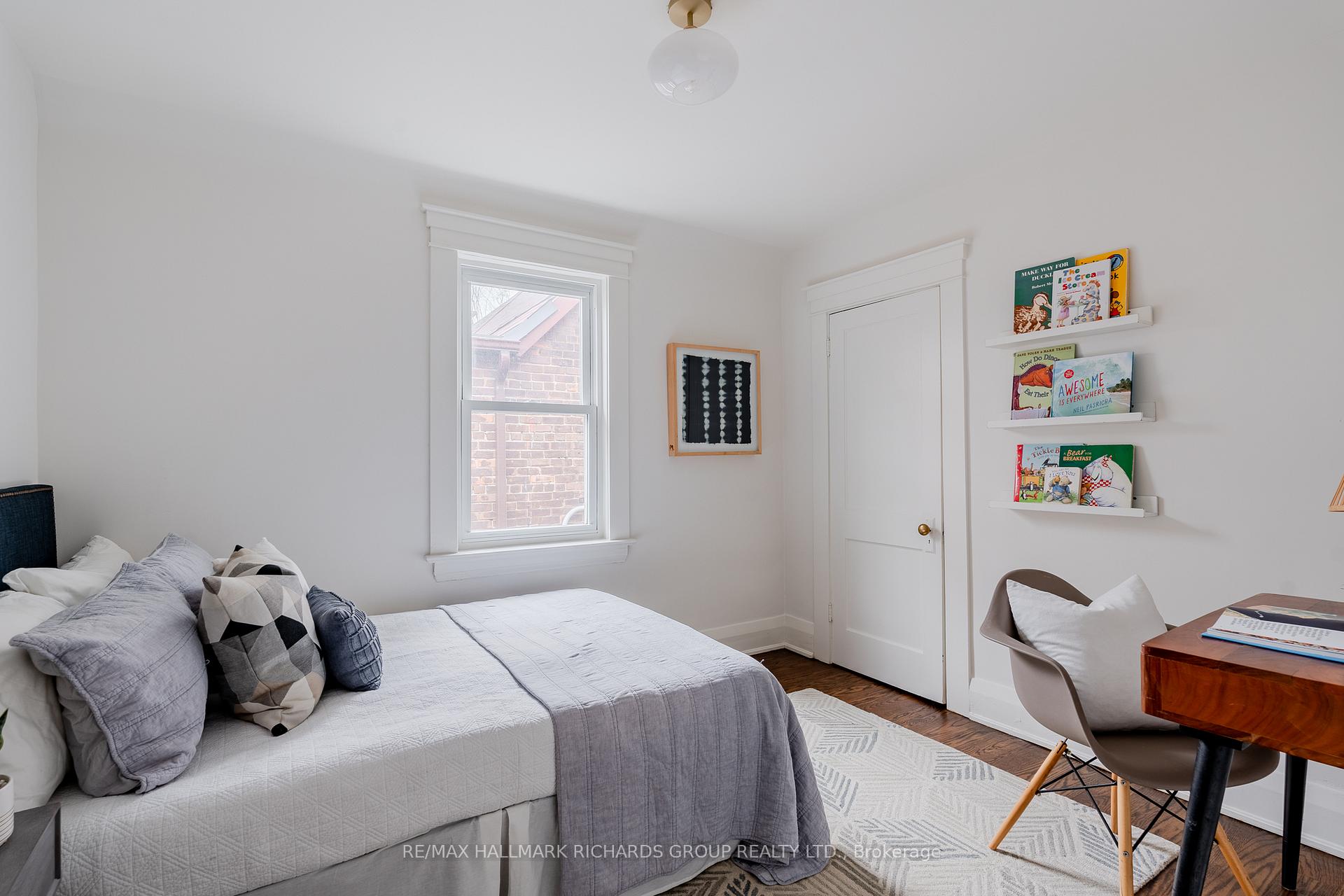 Photo 10 of 35 Kingsmount Park Road, Toronto, Woodbine Corridor — HOMEH