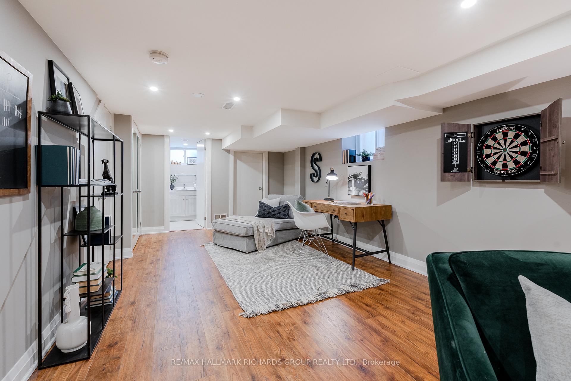 Photo 15 of 35 Kingsmount Park Road, Toronto, Woodbine Corridor — HOMEH