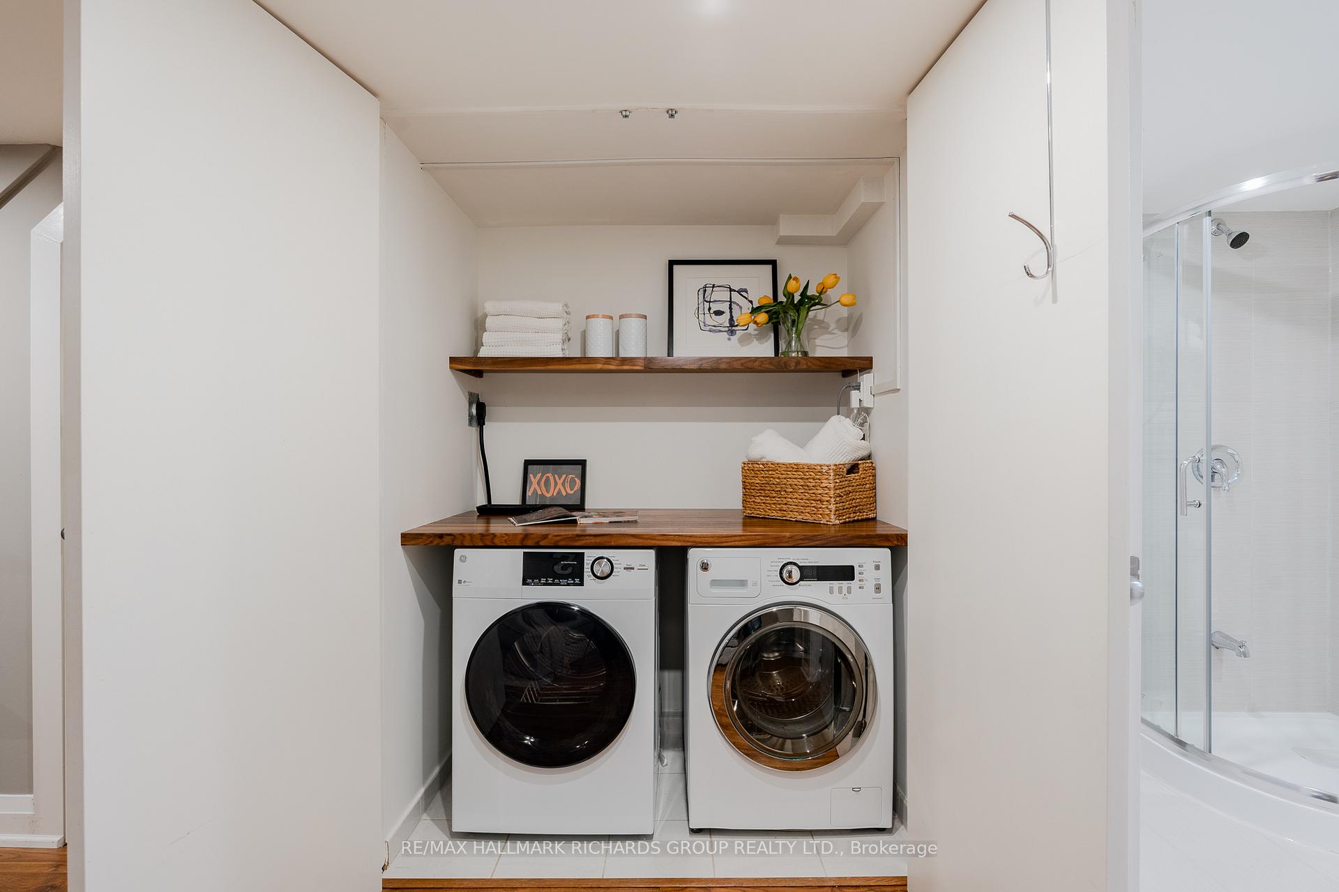 Photo 17 of 35 Kingsmount Park Road, Toronto, Woodbine Corridor — HOMEH