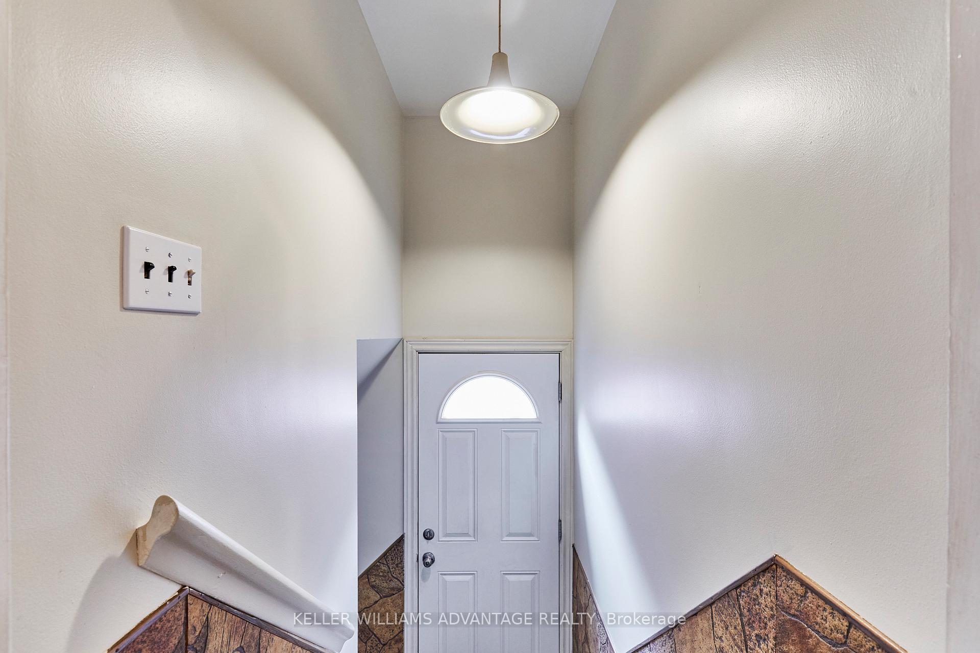 Photo 21 of 44 Chopin Avenue, Scarborough, Ionview — HOMEH