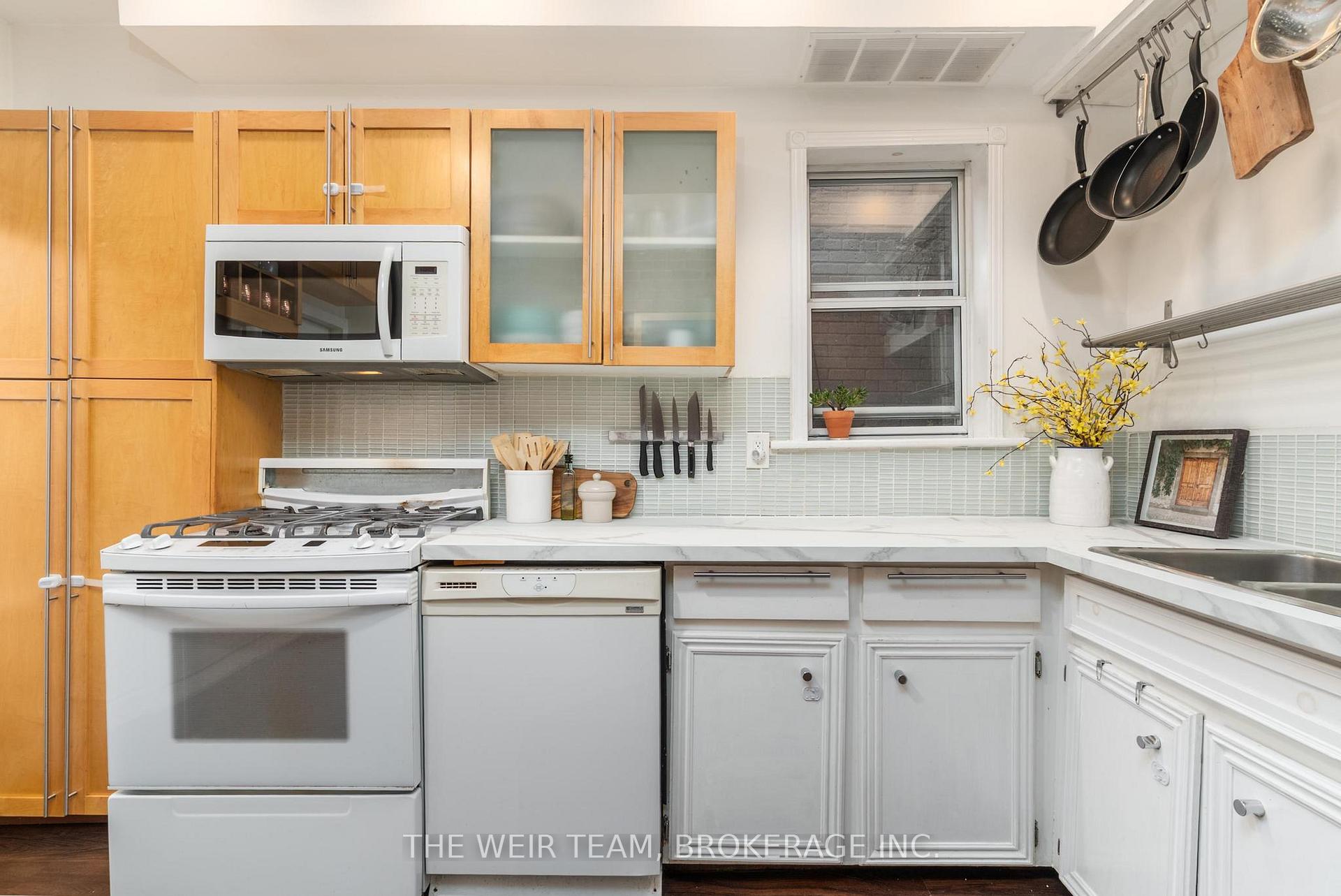 Photo 10 of 249 Ashdale Avenue, Toronto, Greenwood-Coxwell — HOMEH