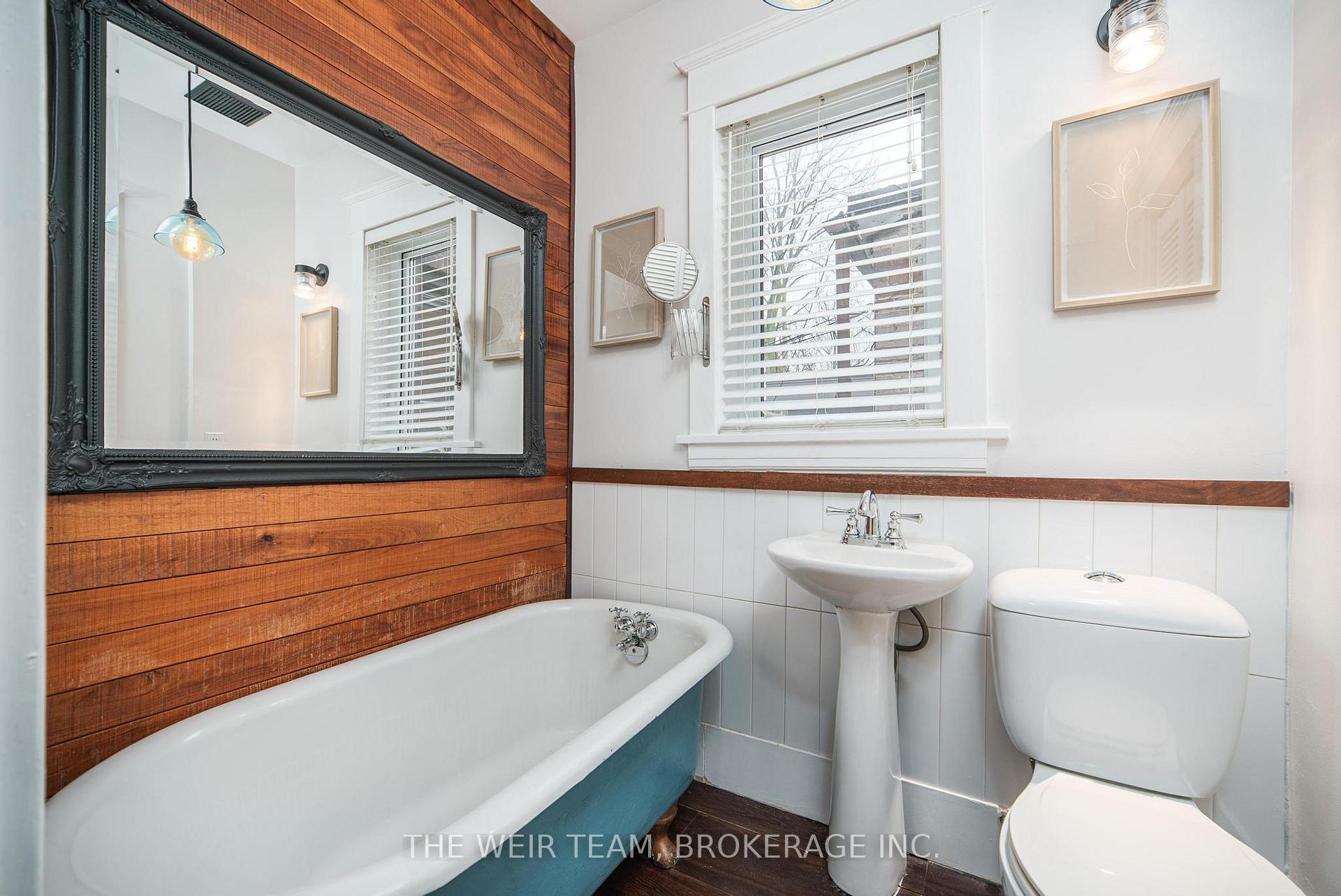 Photo 20 of 249 Ashdale Avenue, Toronto, Greenwood-Coxwell — HOMEH