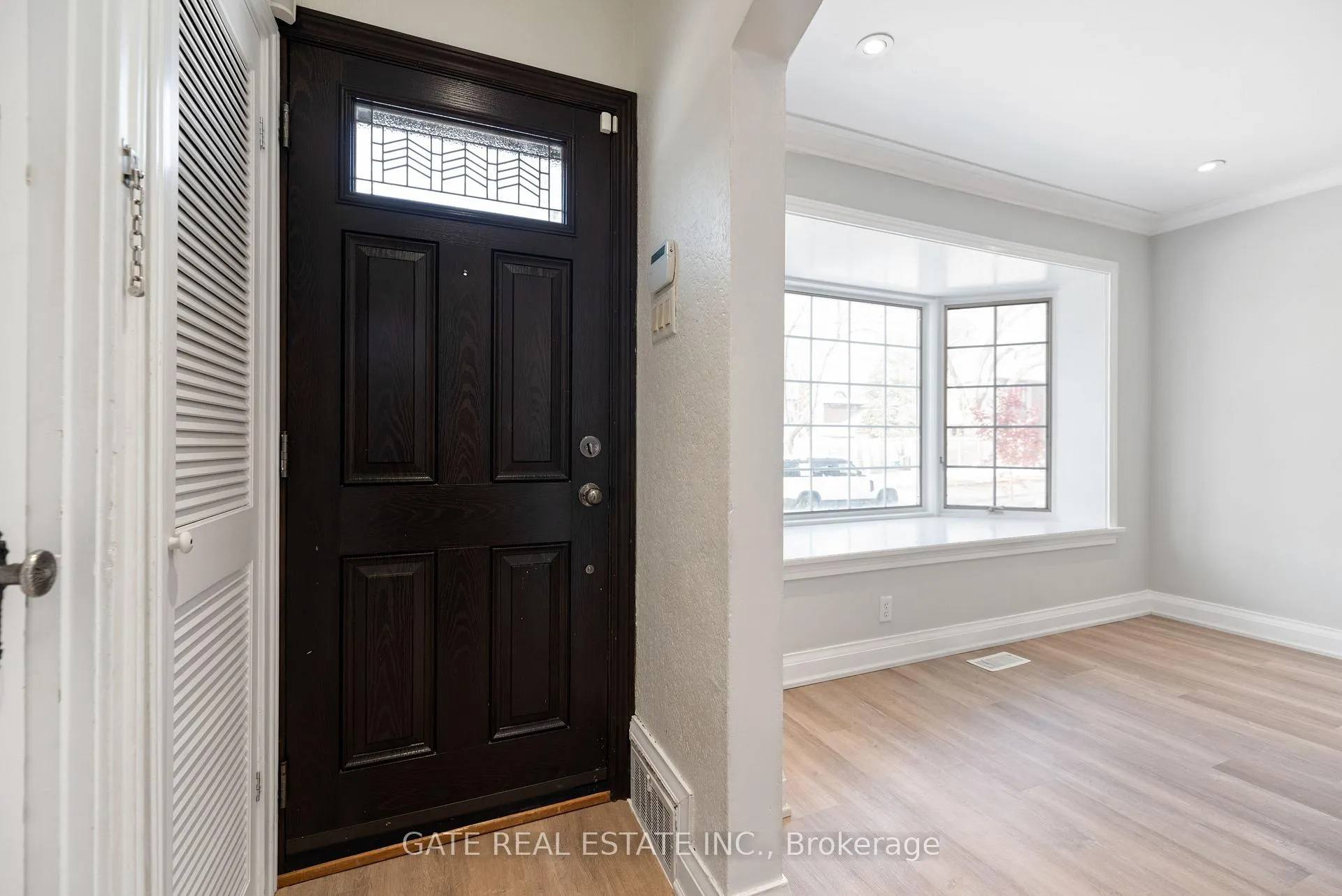 Photo 4 of 349 Laird Drive, Toronto, Leaside — HOMEH