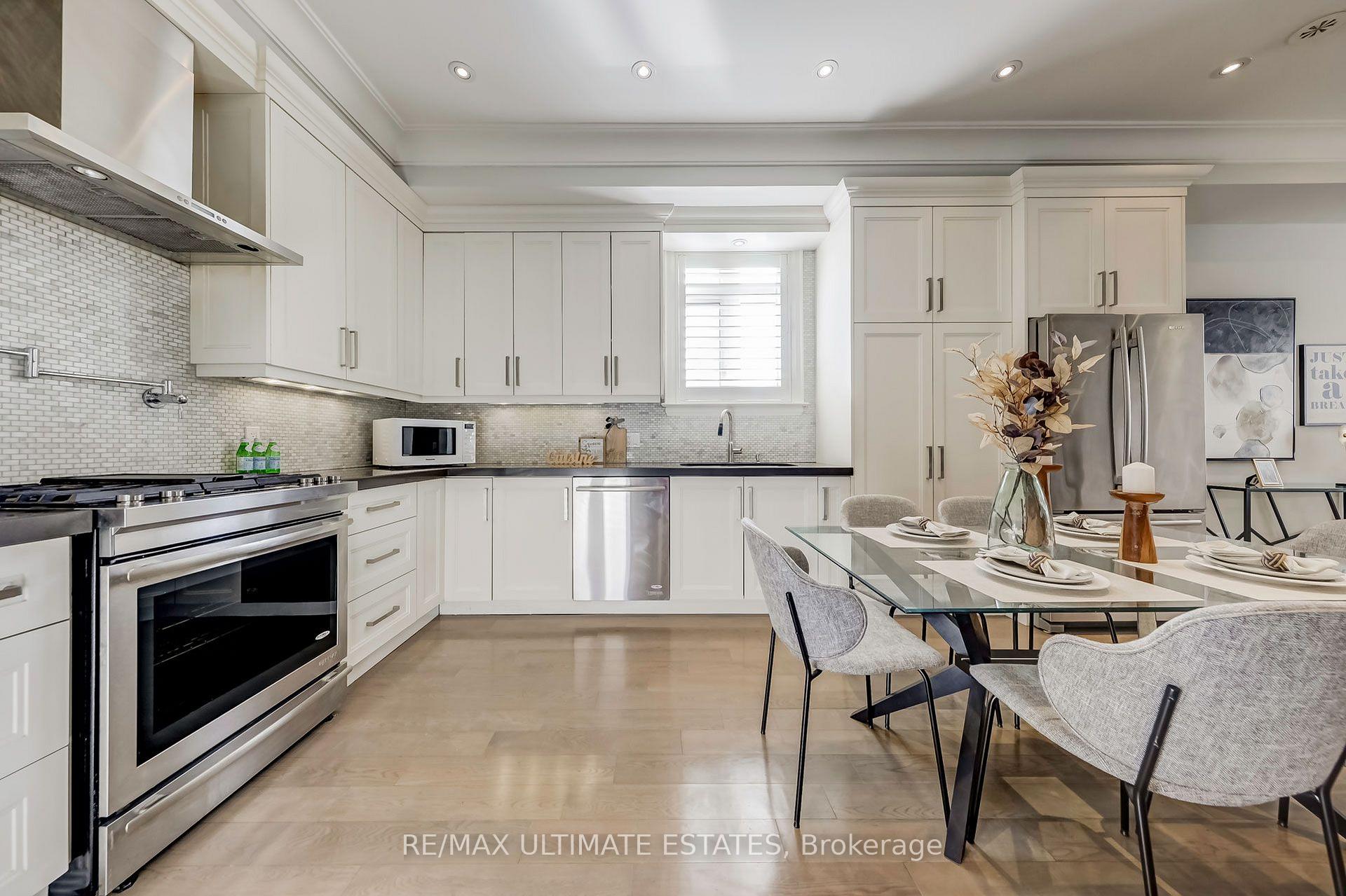 Photo 23 of 45A Burnaby Boulevard, Toronto, Lawrence Park South — HOMEH