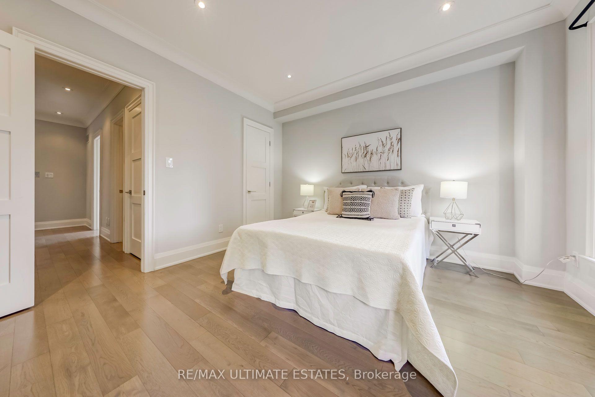 Photo 20 of 45A Burnaby Boulevard, Toronto, Lawrence Park South — HOMEH