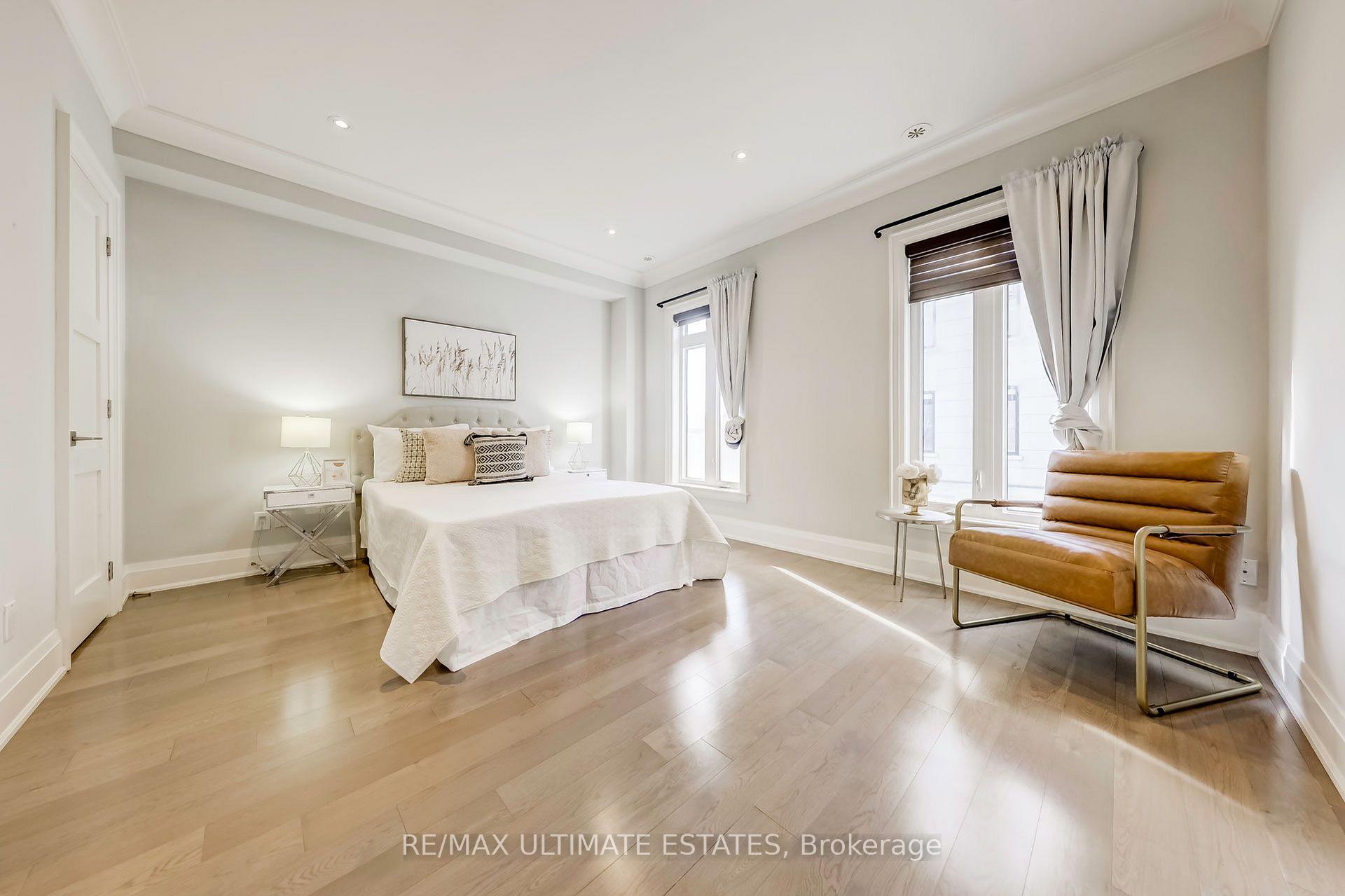 Photo 21 of 45A Burnaby Boulevard, Toronto, Lawrence Park South — HOMEH
