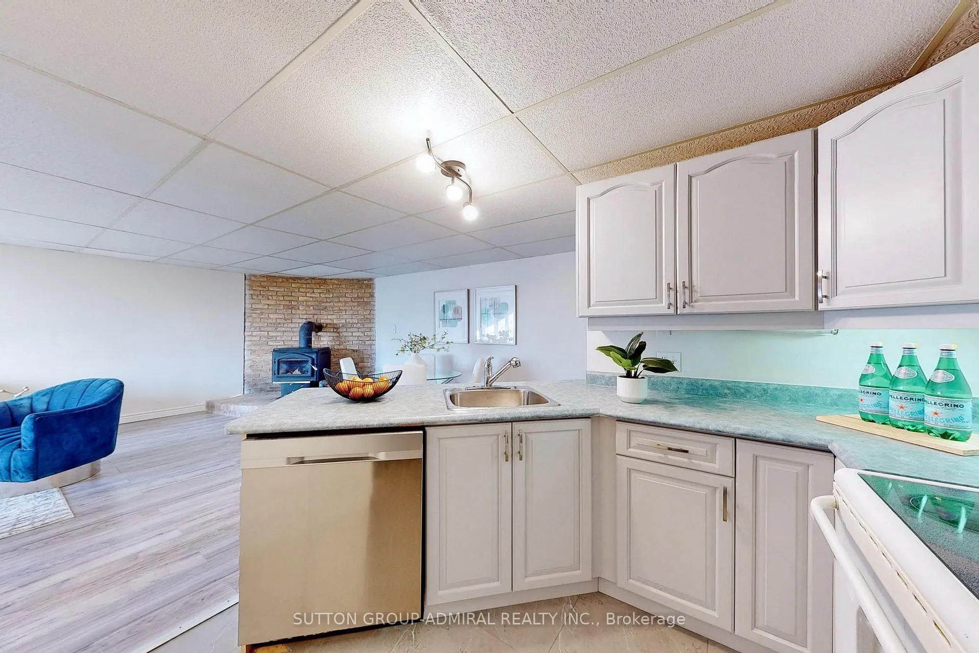 Photo 4 of Unit MAIN, 2238 4th Line, Innisfil, Alcona — HOMEH