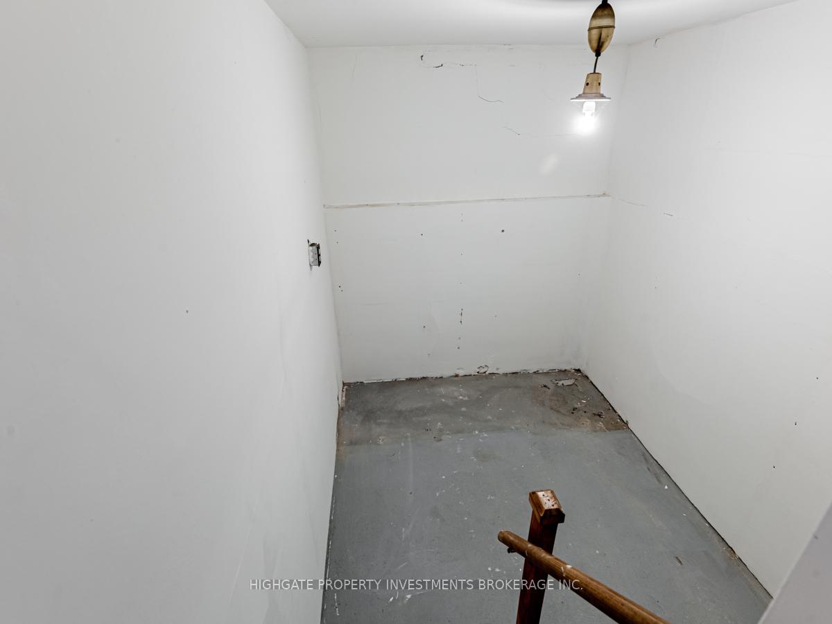 Photo 26 of 213 Briar Hill Avenue, Toronto, Lawrence Park South — HOMEH